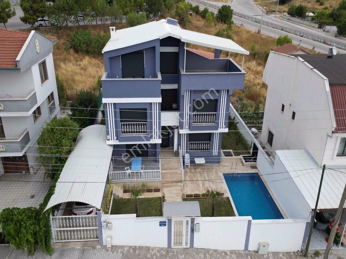 Karesi Kuva-İ Milliye Satılık Villa --REMAX İNCİ'DEN KUVAYİ MİLLİYE MAH. SATILIK MÜSTAKİL LÜKS VİLLA