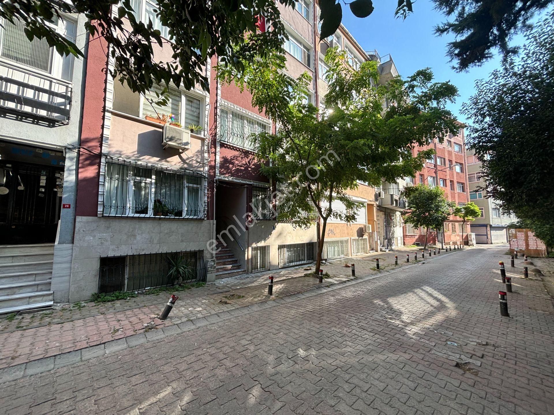 Bakırköy Sakızağacı Satılık Daire  BAKIRKÖY/SAKIZAĞACI'NDA 2+1 80 M2 ARA KAT SATILIK DAİRE