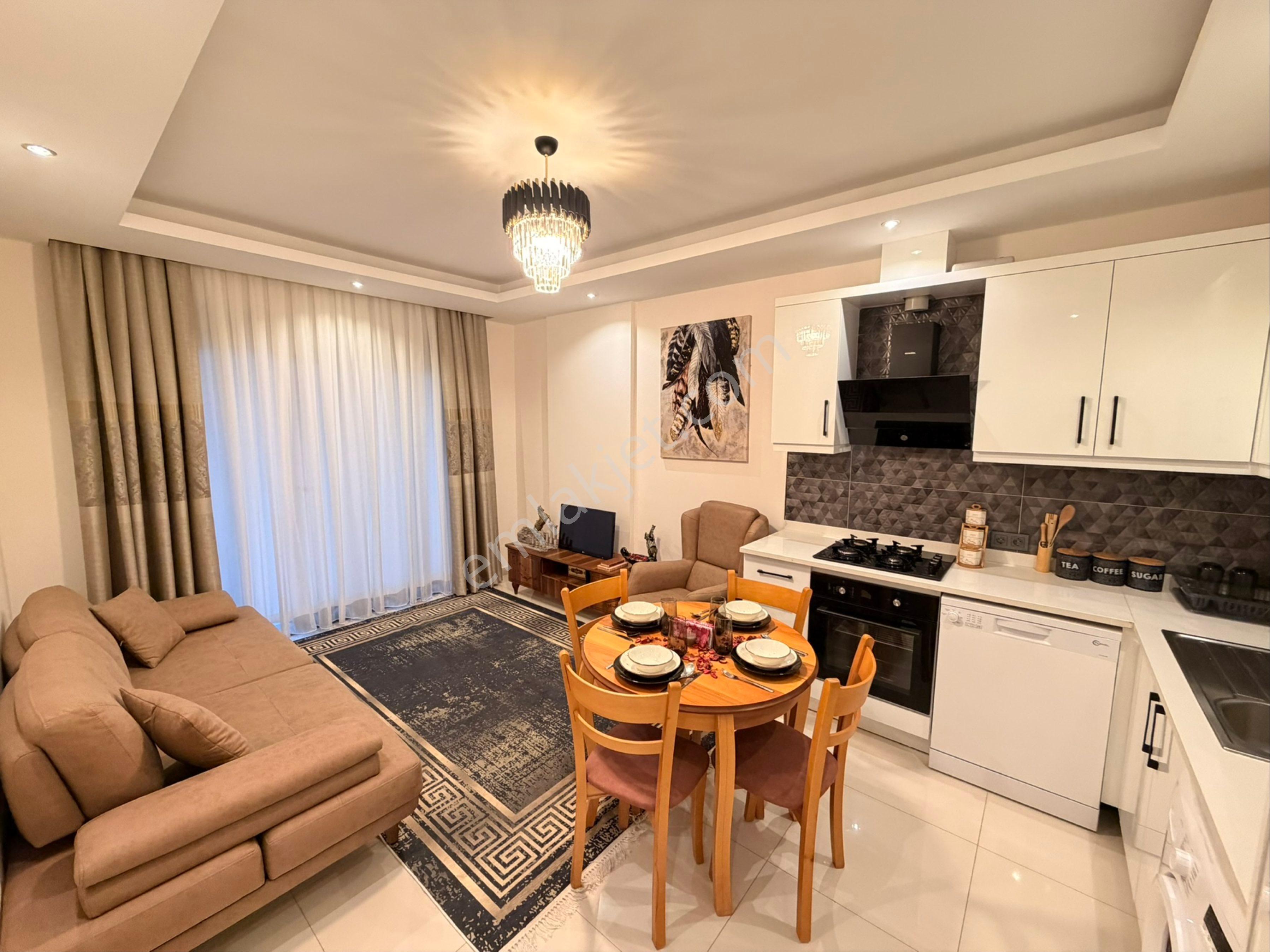 Acil Satılık1+1 Lüks Sitede Bahçeli Full Eşyalı Takas Açıktır Deniz Yakin