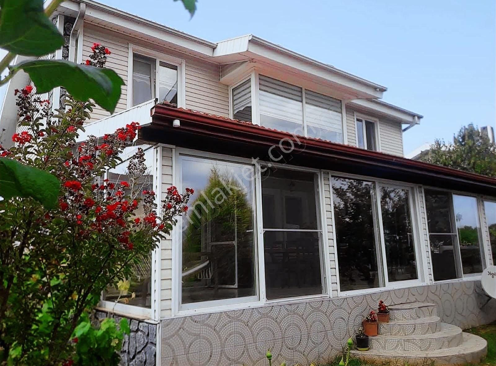 Kartepe Maşukiye Satılık Villa Gocce Gayrimenkul Site İçinde Özel Bahçeli 3+2 240 M2 Villa