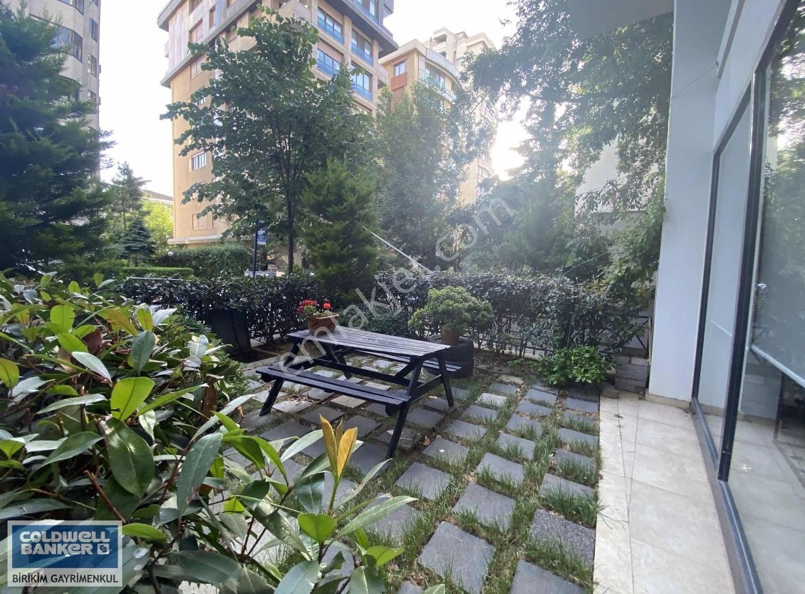 Kadıköy Caddebostan Satılık Daire BAĞDAT CADDESİNE 1.PARALELDE YEŞİLLİKLER İÇİNDE SAKİN BİR YAŞAM