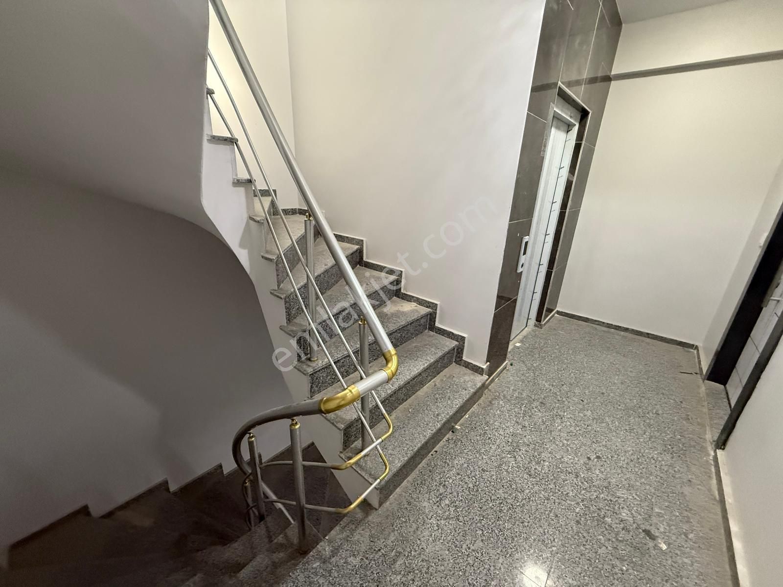 İstanbul Housedan Güngören'de Komple Satılık Ticari İmarlı Bina - Görsel 13