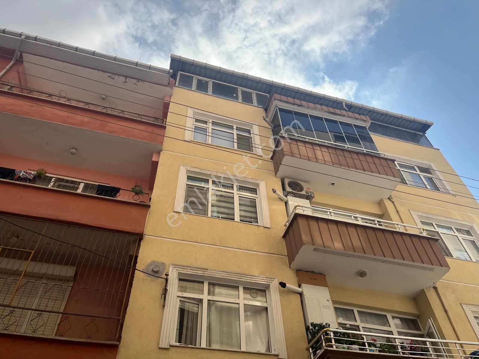 Bafra Kavakpınar Satılık Daire KORKMAZ EMLAKTAN BAFRA KAVAKPINAR MAHALLESİNDE MERKEZİ YERDE 3+1 120m2 MASRAFSIZ TEMİZ SATILIK DAİRE