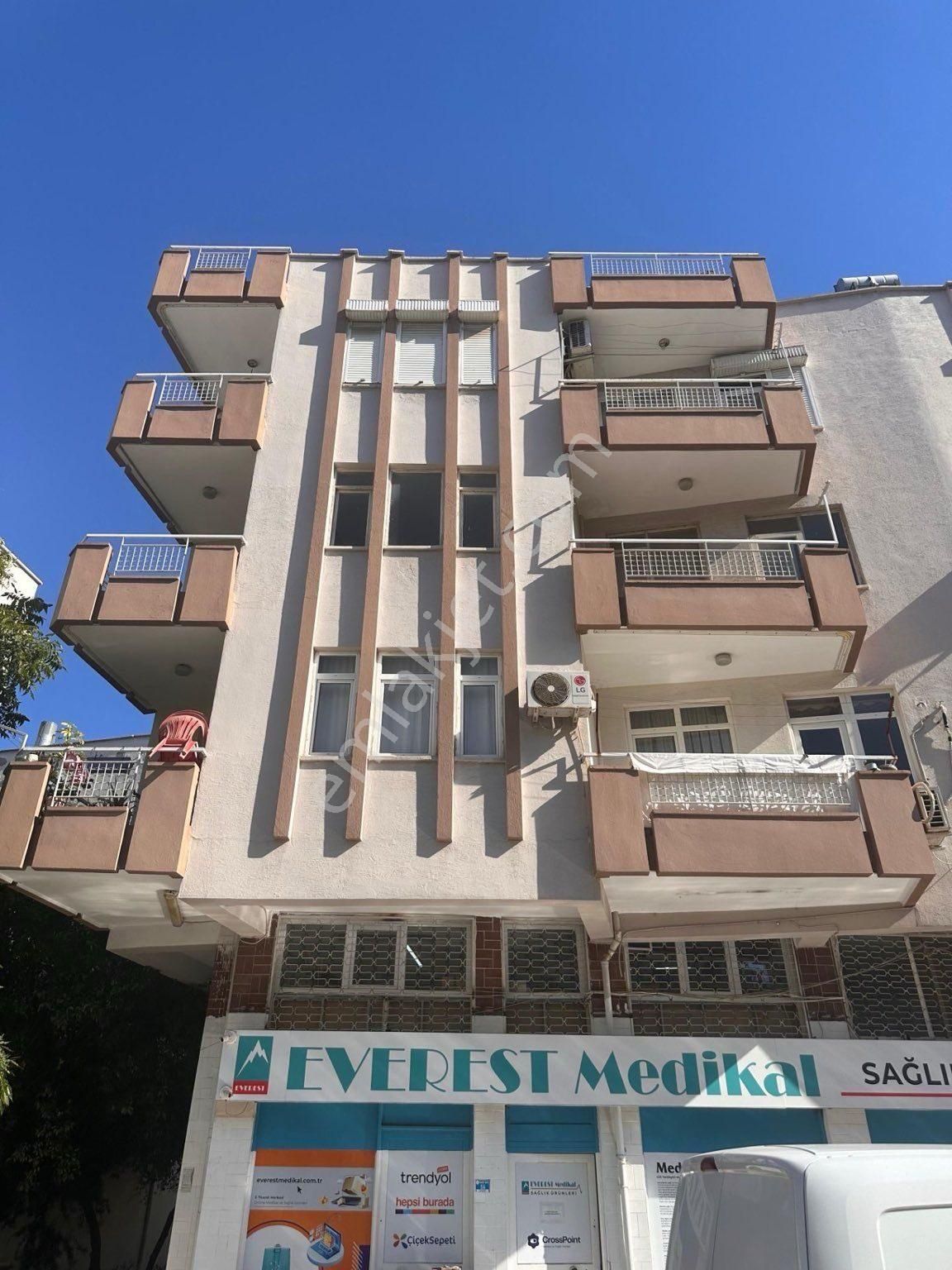 Muratpaşa Yıldız Satılık Daire  DAİRE SAHİBİNDEN SATILIK ÇOK FERAH VE KULLANILIŞLI 3+1 DAİRE