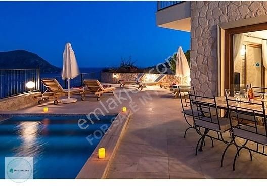 Kaş Kalkan Satılık Villa Kalamar Koyunda 4+1 Deniz Manzaralı Villa