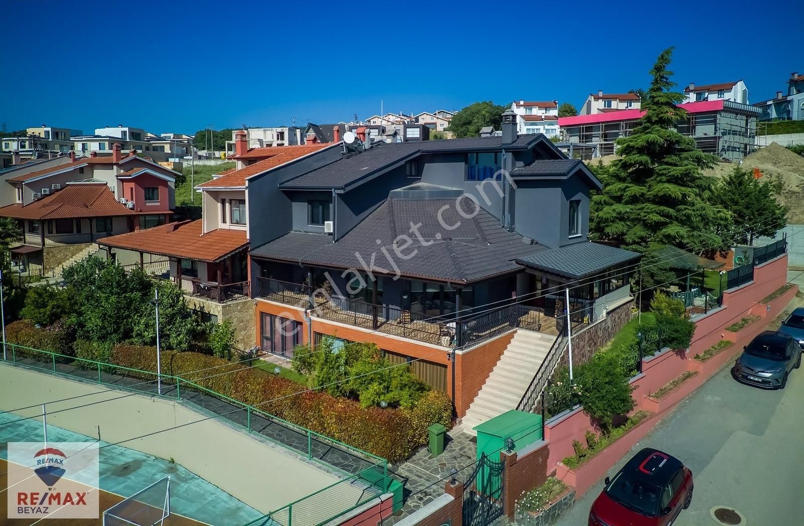 Mudanya Mürsel Satılık Villa REMAX BEYAZ BADEMLİ ZİGANA EVLERİ SATILIK ÖZEL YAPIM 6+2 VİLLA