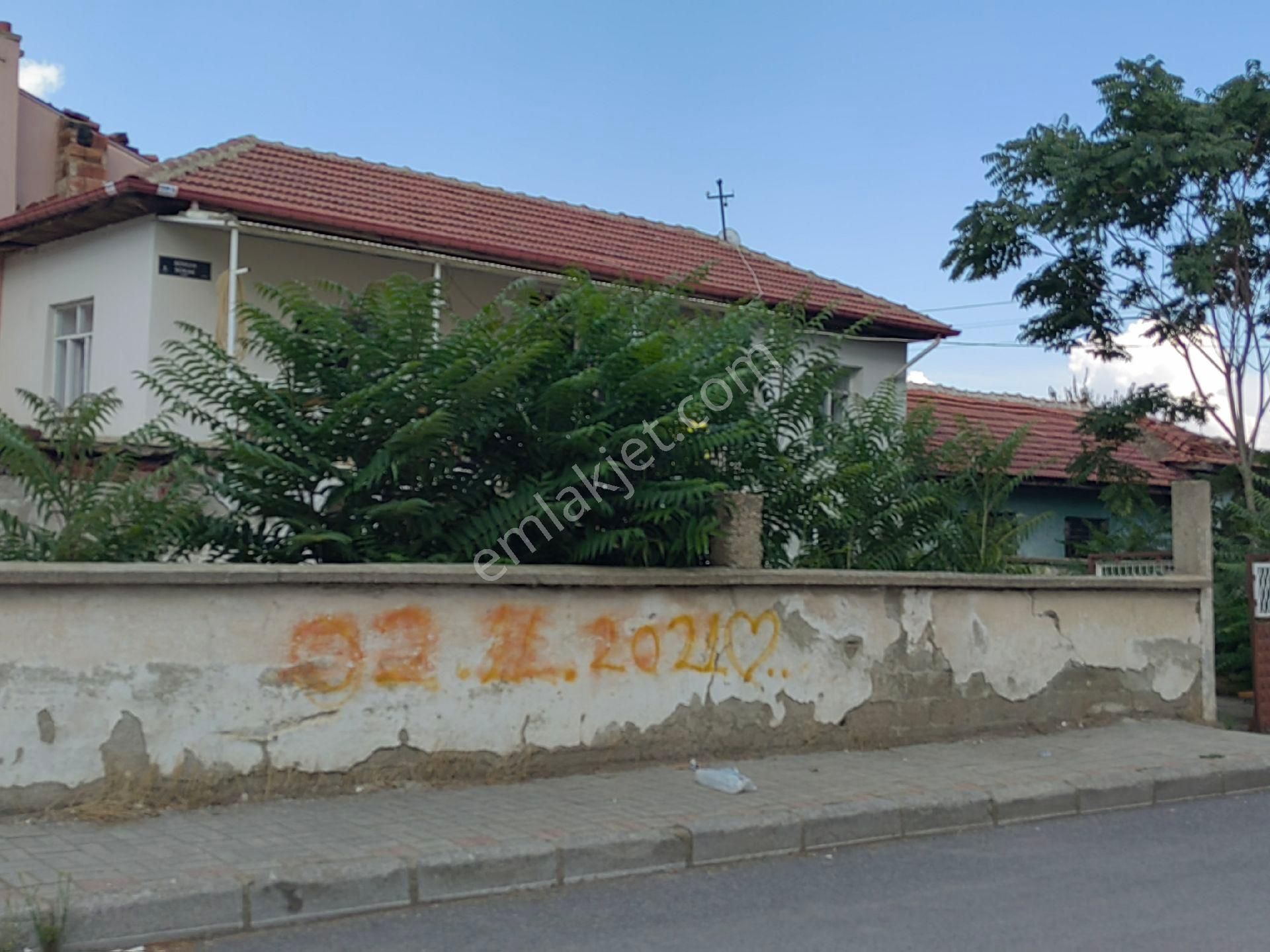 Akşehir Yeni Satılık Müstakil Ev NASREDDİN EMLAK TAN STADYUM CİVARI SATILIK MÜSTAKİL EV