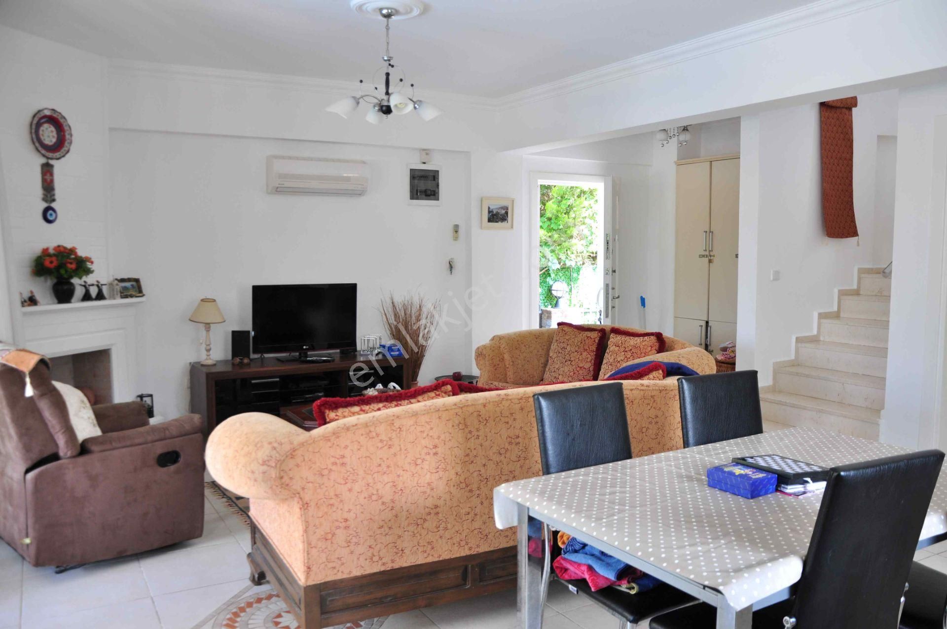 Hisarönü'nde 3 Yatak Odalı Müstakil Villa - Görsel 12