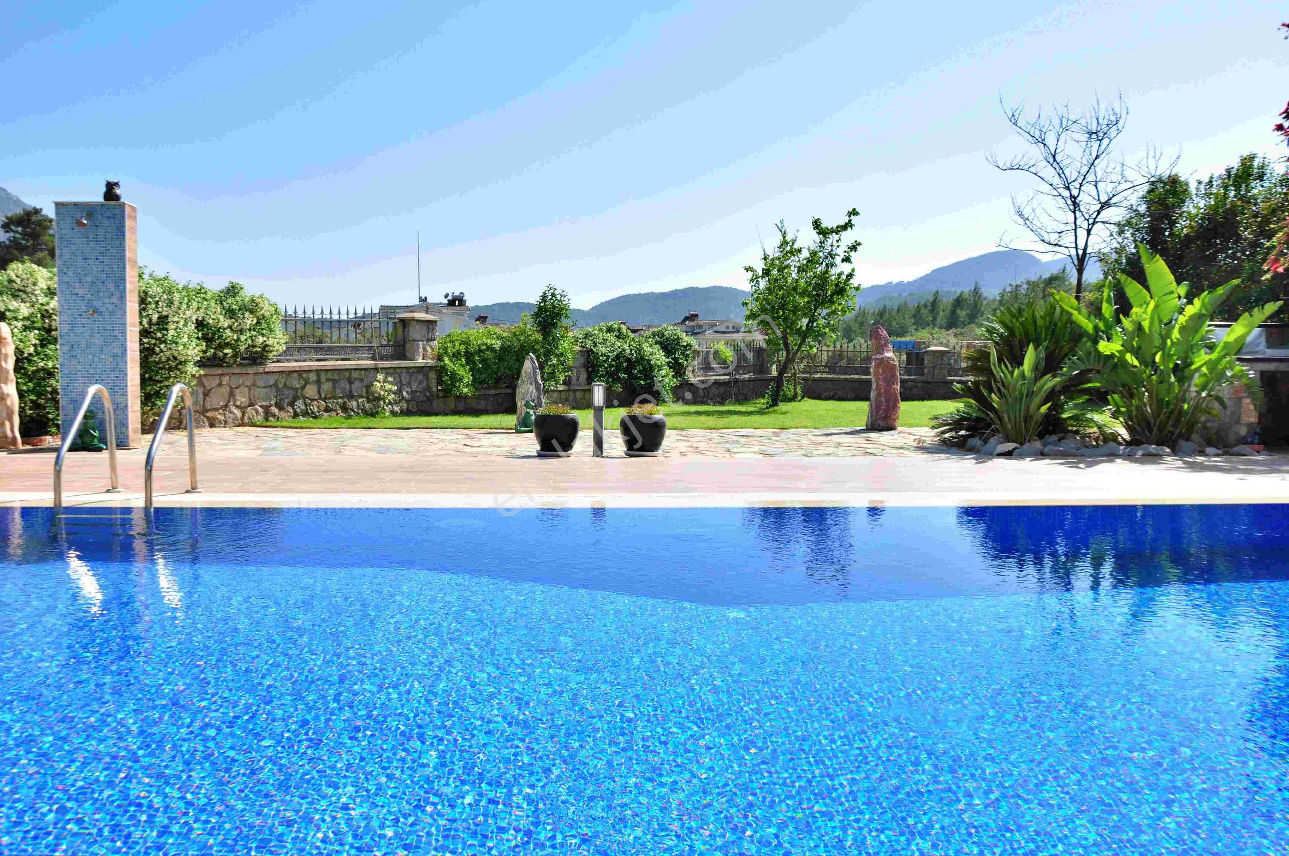 Ölüdeniz'de 780 M2 Arsa Paylı 4 Yatak Odalı Akıllı Villa - Görsel 29