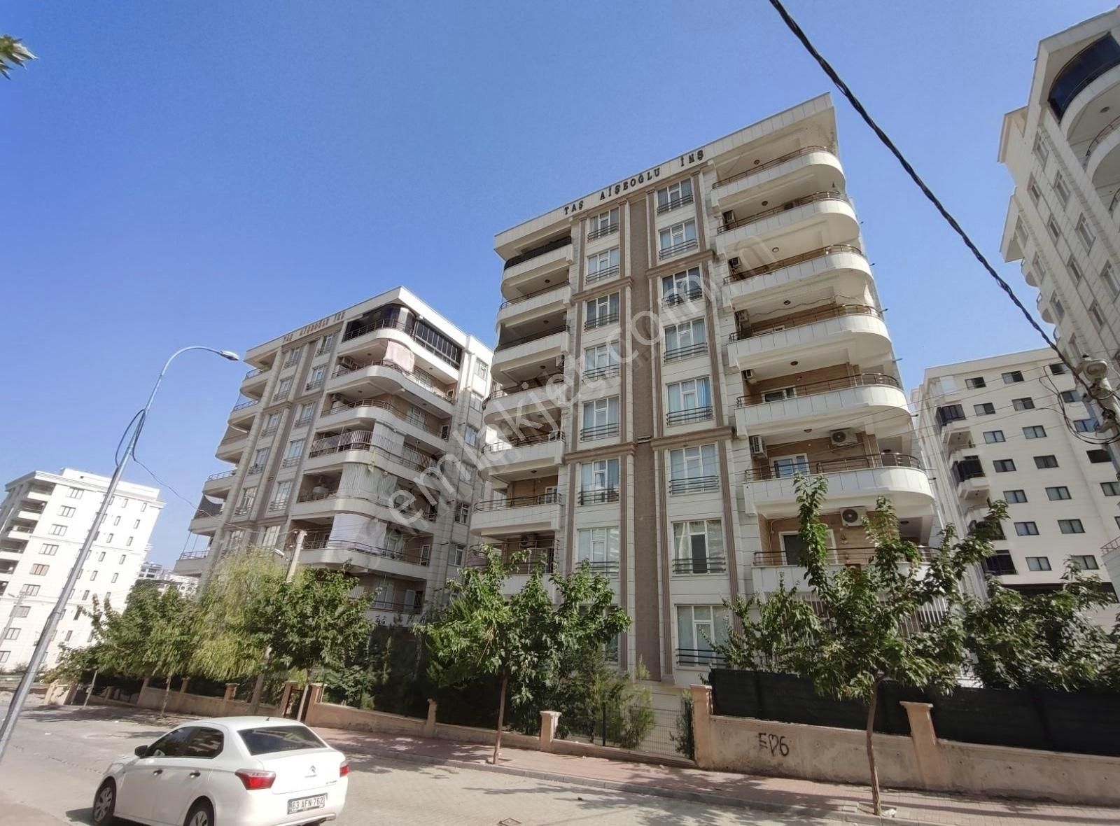 Karaköprü Akpıyar Satılık Daire CADDE 17 EMLAKTAN 4+1 SİTE İÇİ LÜKS DAİRE