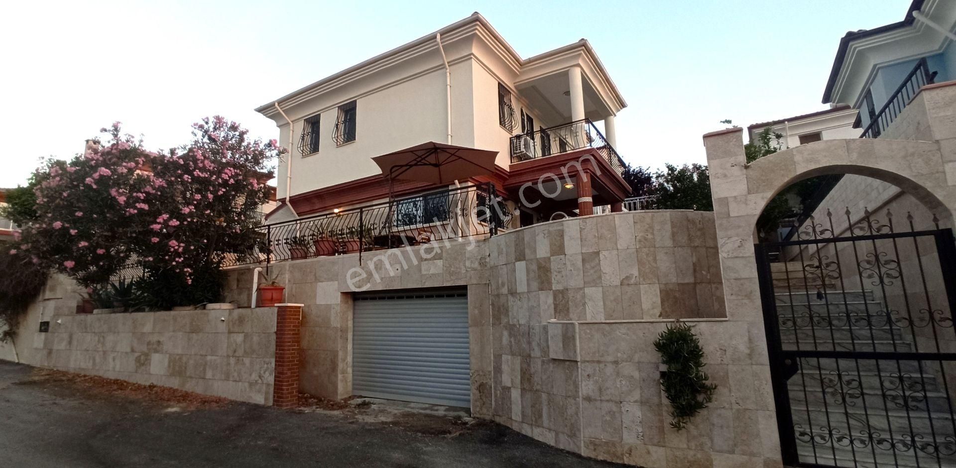 Kuşadası Bayraklıdede Kiralık Villa  KUŞADASI DUBLEKS TAM MÜSTAKİL ÖZEL HAVUZLU 3+1 SÜREKLİ KİRALIK VİLLA