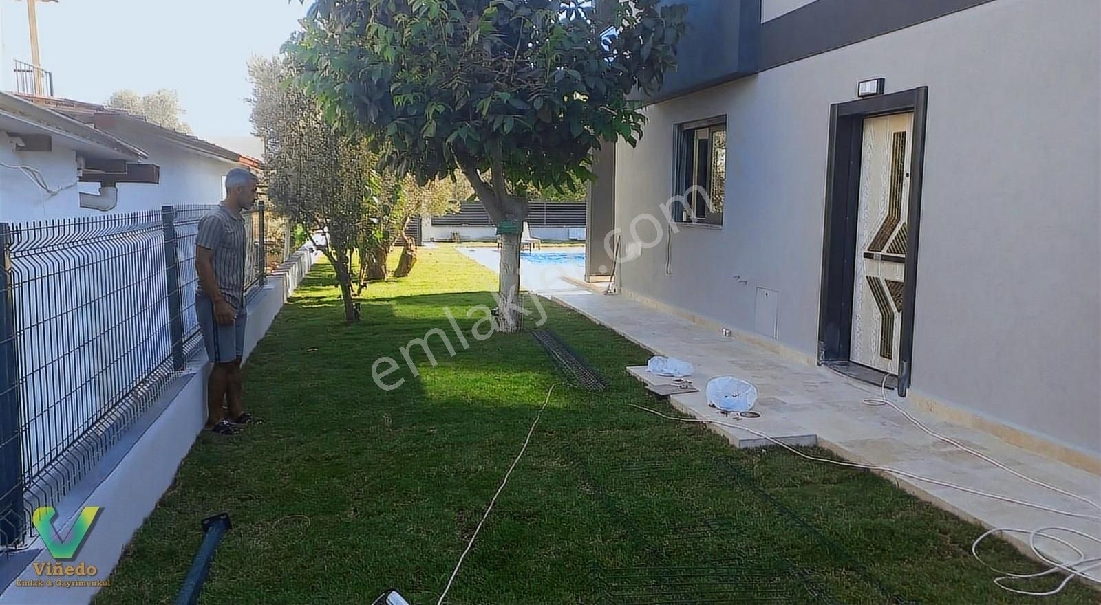 Urla Torasan Satılık Villa İzmir Urla'da 350m2 Tam müstakil havuzlu villa sizi bekliyor.