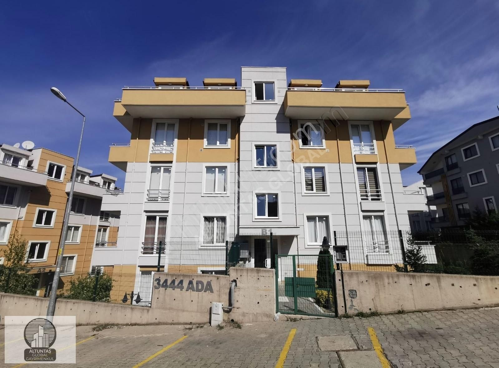 İzmit Orhan Satılık Daire İZMİT BAĞÇEŞME KAVANİUM SİTESİNDE 2+1 SATILIK DAİRE