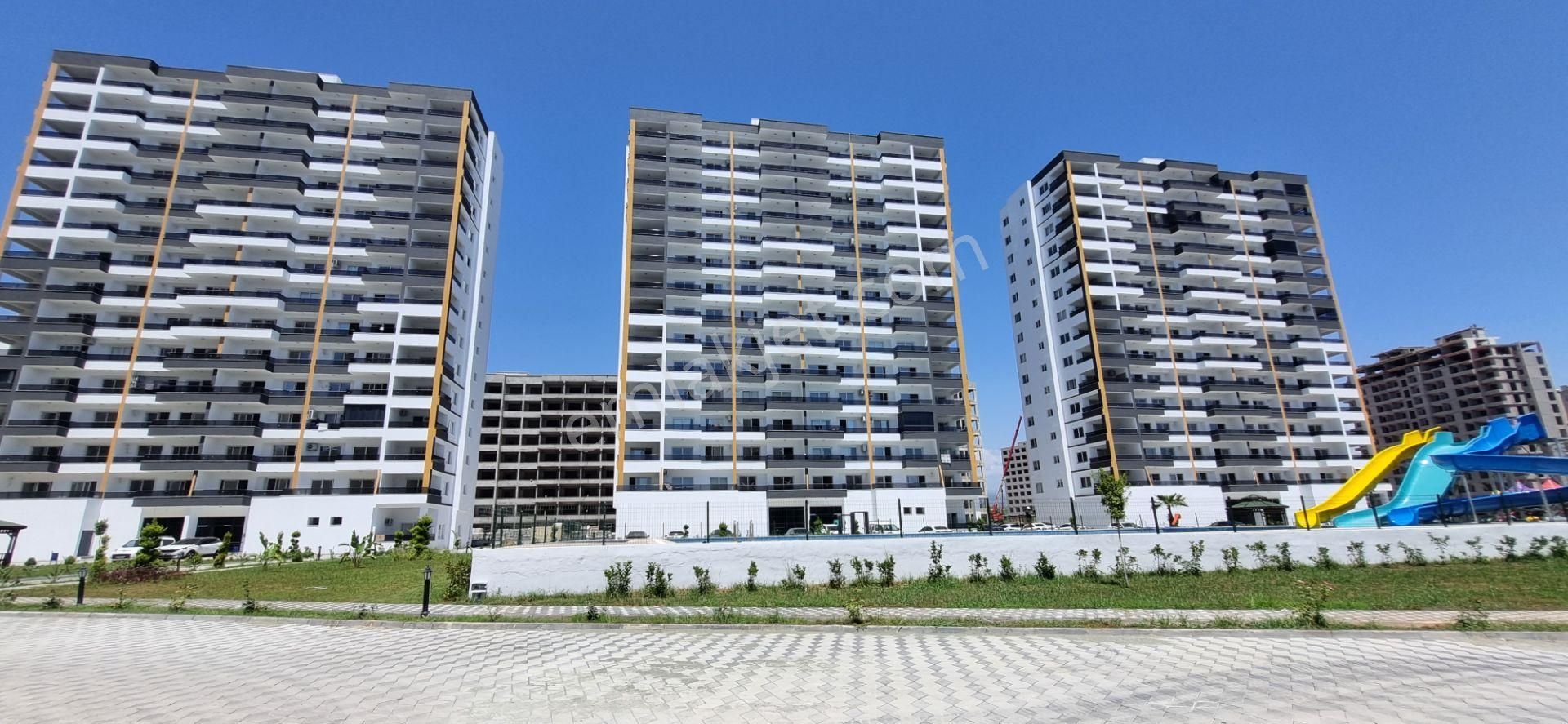 Erdemli Tömük Kiralık Yazlık  ROYAL EMLAKTAN TÖMÜK MAH VİOLETTA SİTESİNDE KİRALIK 1+1 DAİRE DENİZ MANZARALI