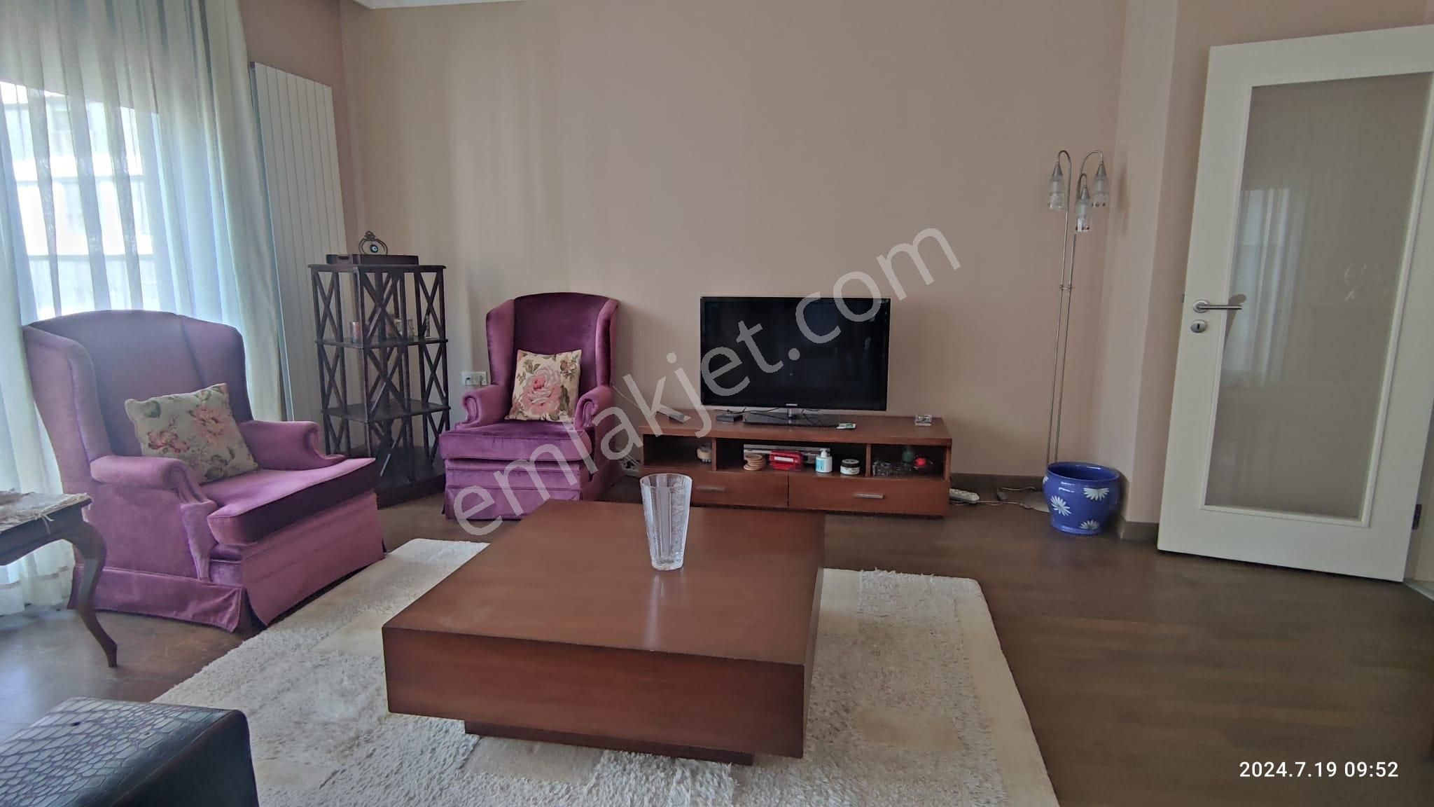 Kadıköy Göztepe Kiralık Daire  GÖZTEPE'DE BAĞDAT CADDESİNE YAKIN ,LÜKS EŞYALI 3+1 DAİRE