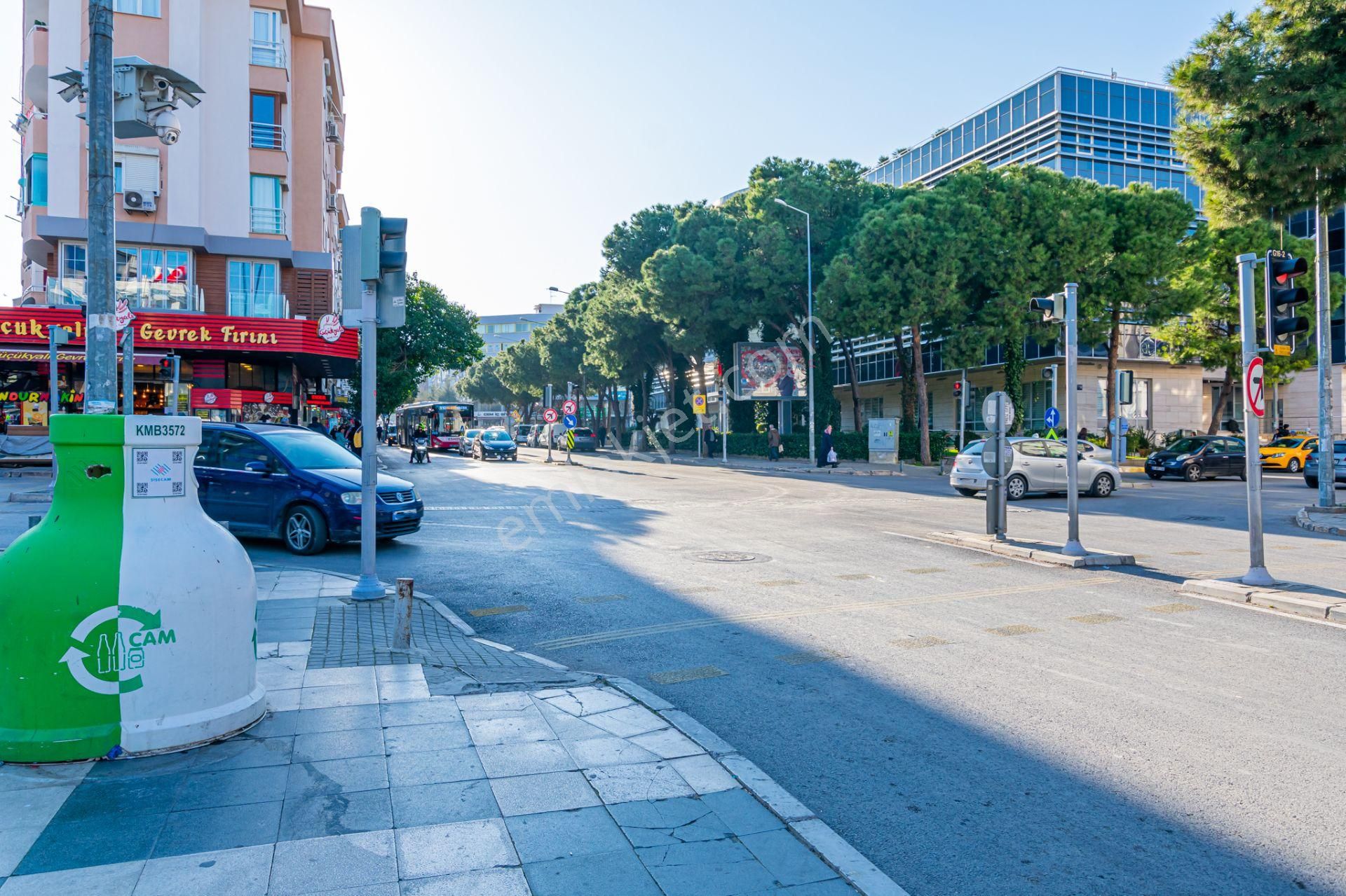 Gaziemir Gazi Satılık Genel Emin'den Önder Caddesi Düz Giriş Pasaj İçi Büro Ofis