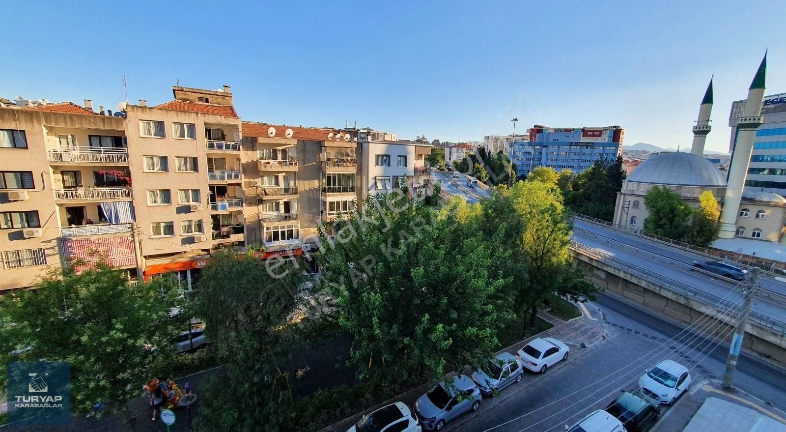 Konak Güneşli Satılık Daire İzmirpark AVM ve Köstence Köprü Yanı Köşe,Otoparklı 3+1 Satılık