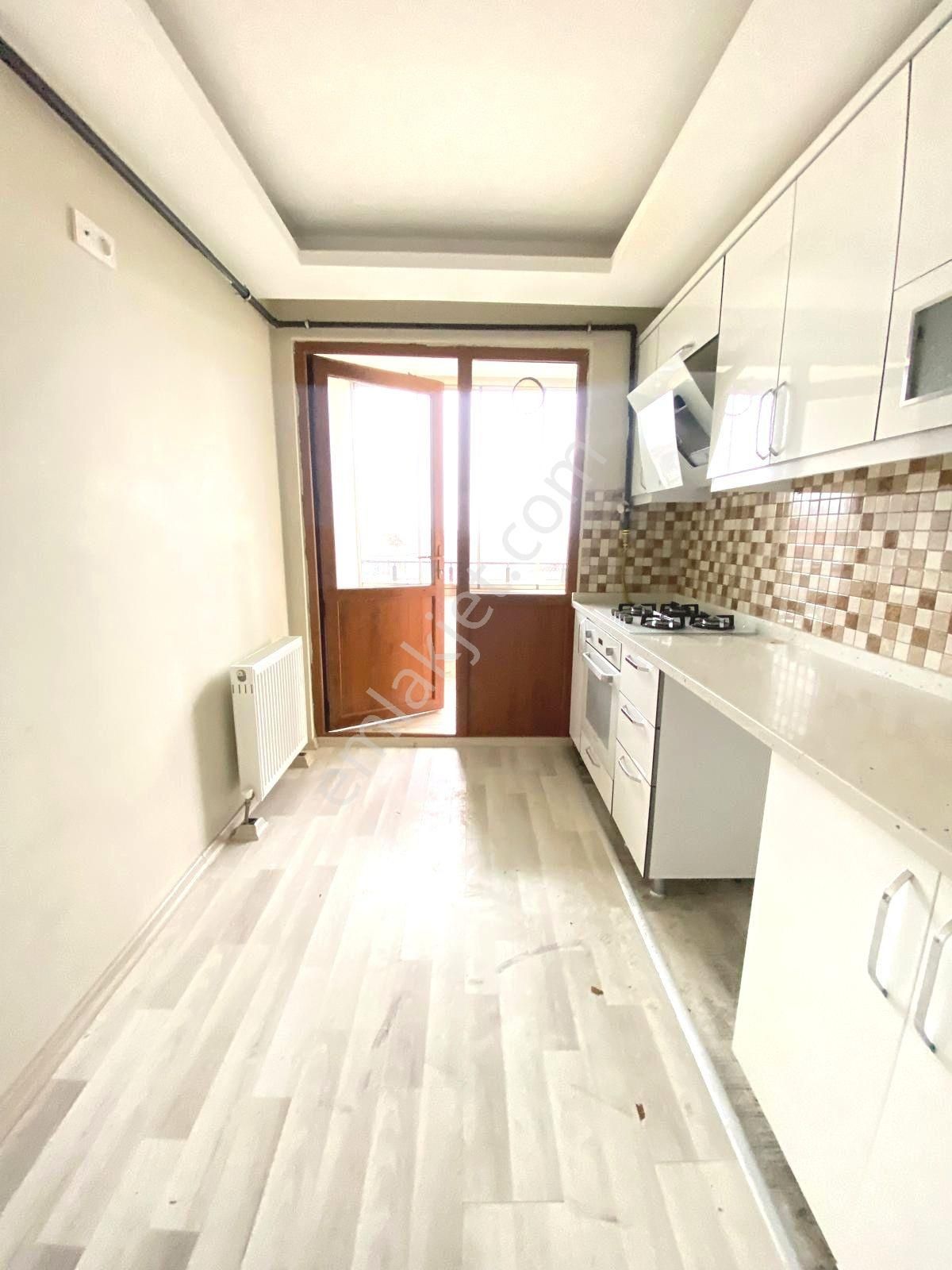 Çorlu Nusratiye Satılık Daire 2.250.000 TL İSKANLI 3+1 130M2 4 KAT NUSRATİYE MH FEN BİLİMLERİ LİSESİ YAKINI 