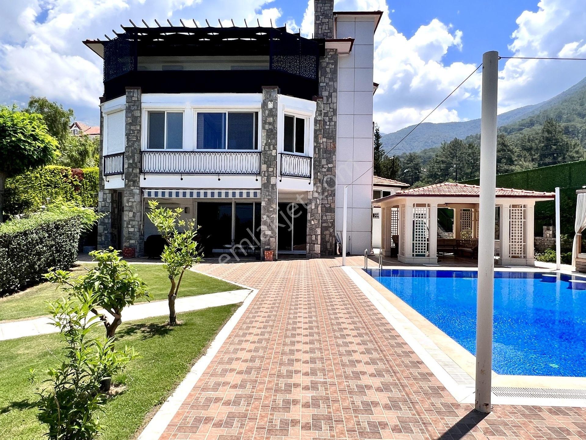 Ovacık'ta 1100 M² Arsa Payı Olan 8 Yatak Odalı Ultra Lüks Villa - Görsel 2