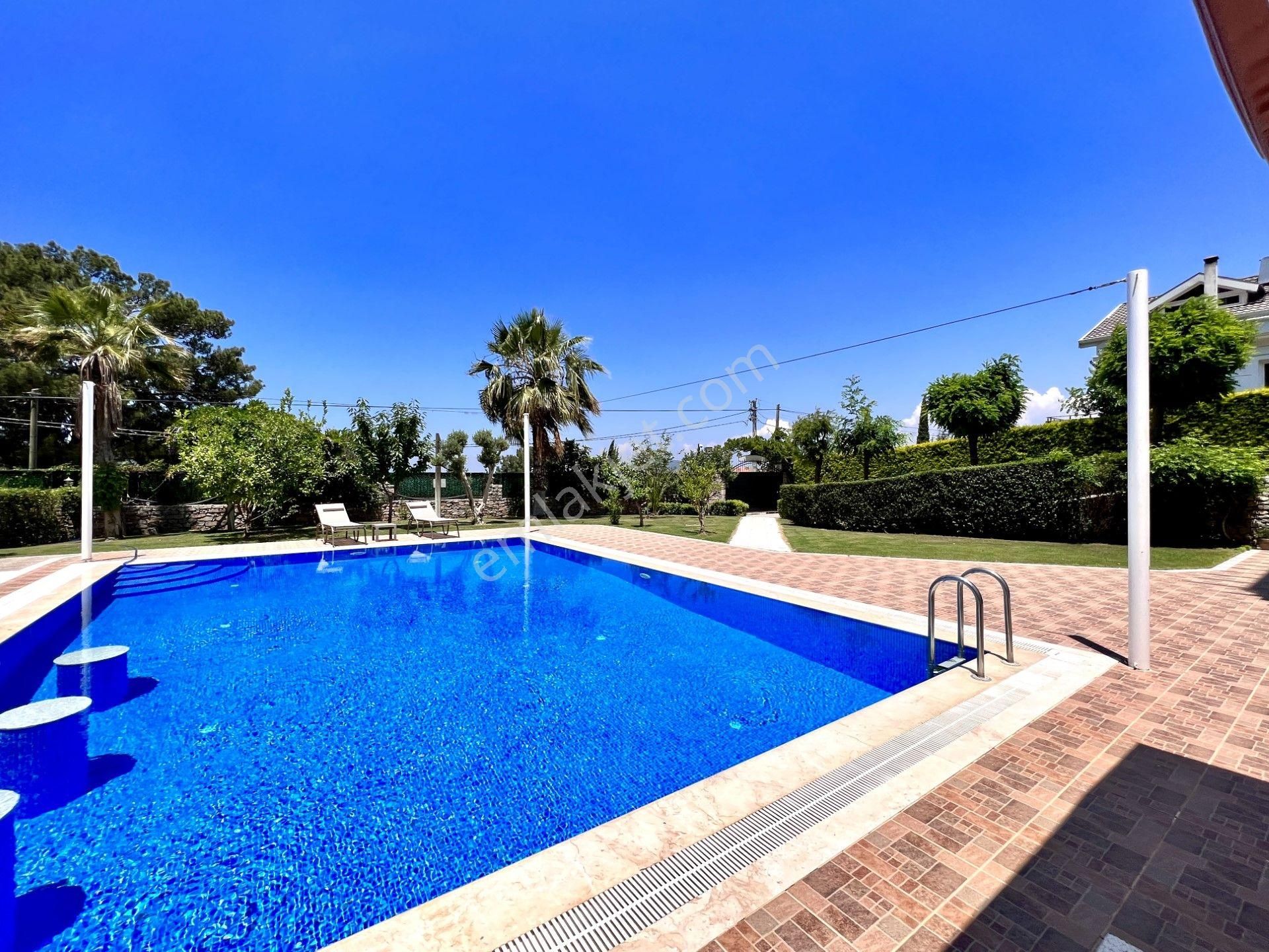 Ovacık'ta 1100 M² Arsa Payı Olan 8 Yatak Odalı Ultra Lüks Villa - Görsel 31