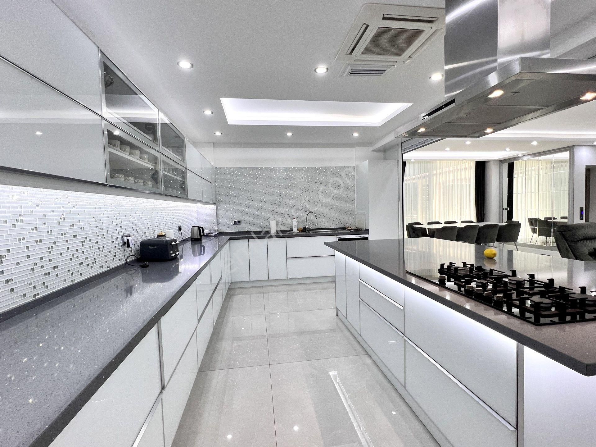 Ovacık'ta 1100 M² Arsa Payı Olan 8 Yatak Odalı Ultra Lüks Villa - Görsel 13