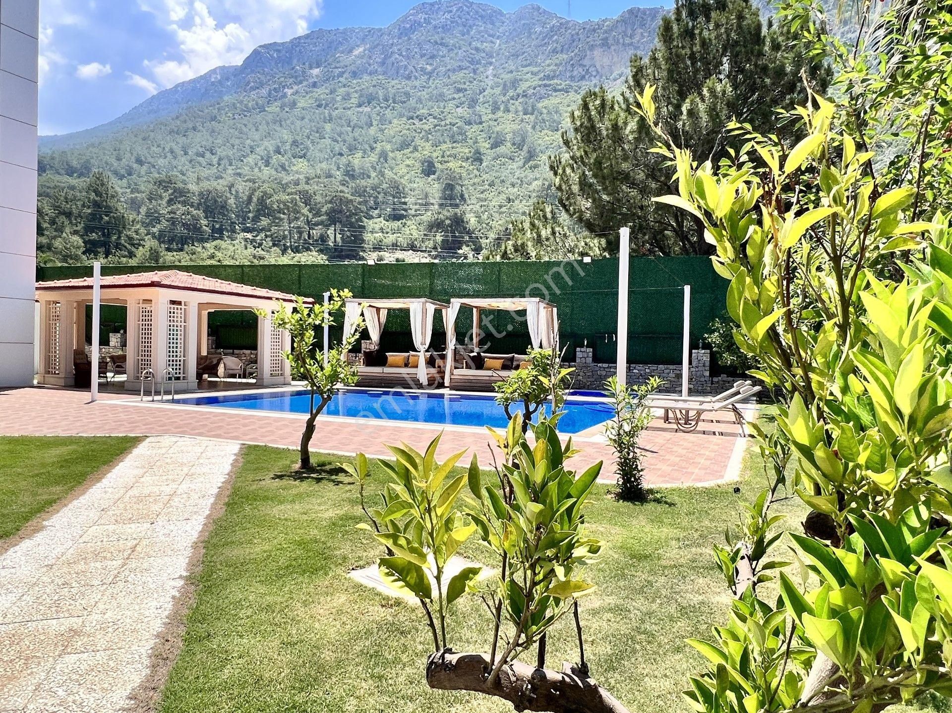 Ovacık'ta 1100 M² Arsa Payı Olan 8 Yatak Odalı Ultra Lüks Villa - Görsel 21