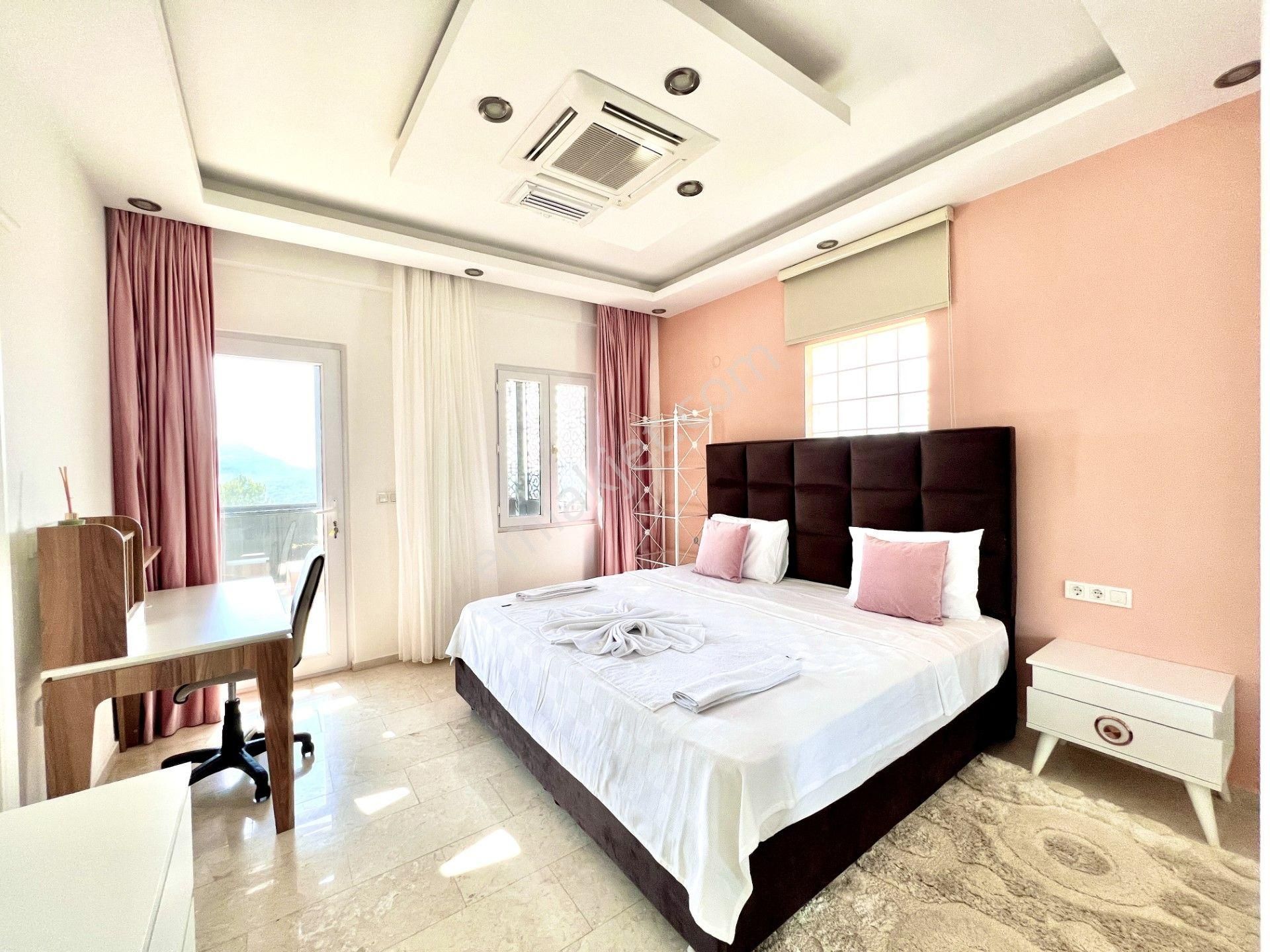 Ovacık'ta 1100 M² Arsa Payı Olan 8 Yatak Odalı Ultra Lüks Villa - Görsel 17