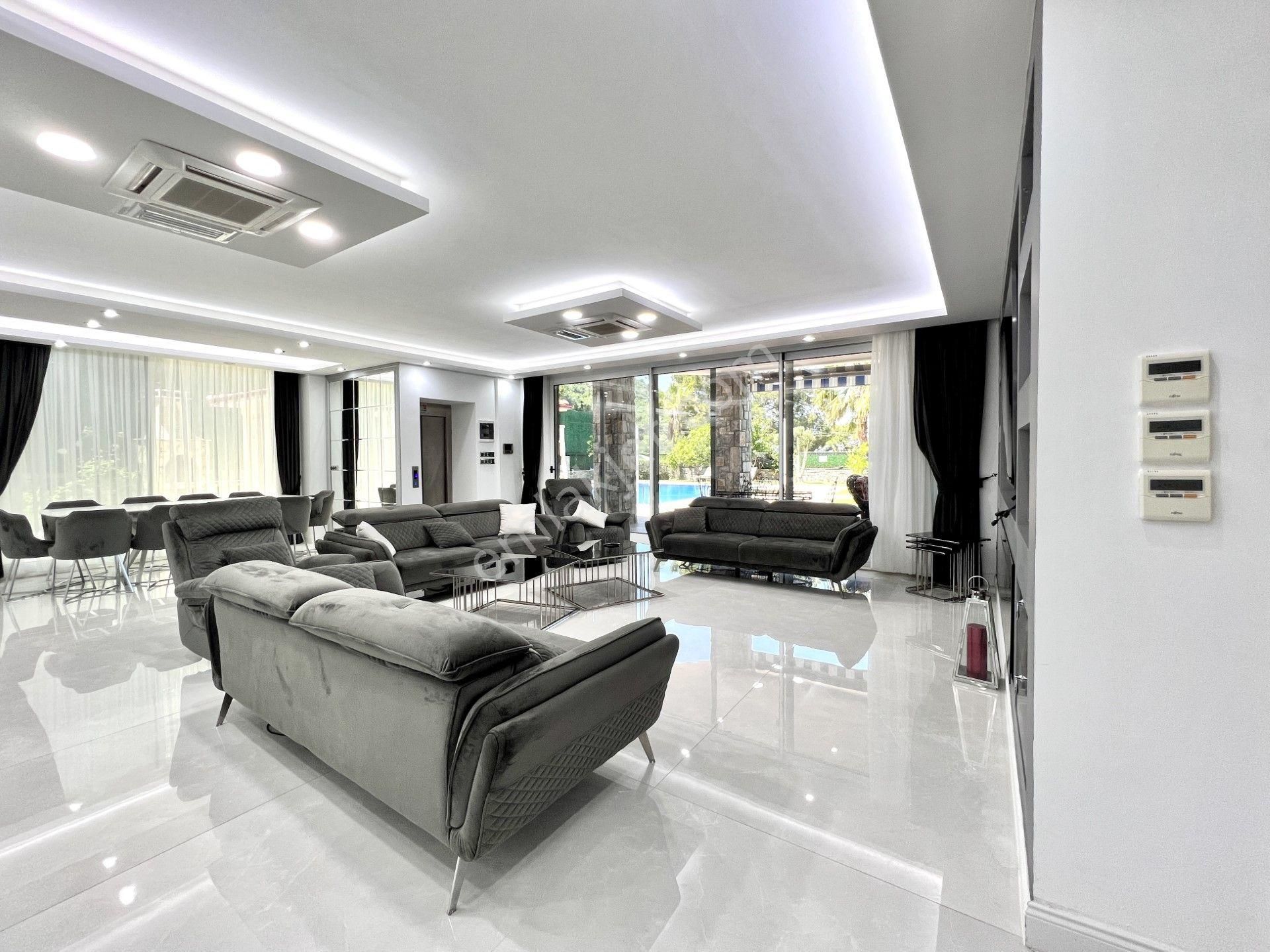 Ovacık'ta 1100 M² Arsa Payı Olan 8 Yatak Odalı Ultra Lüks Villa - Görsel 11