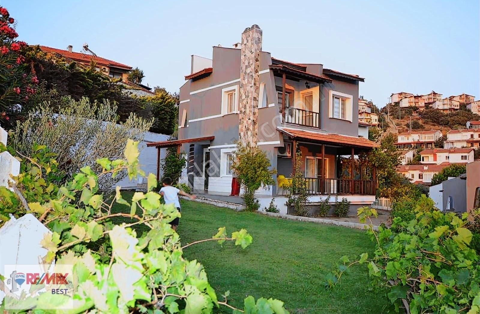 Seferihisar Atatürk Satılık Villa REMAX BEST'TEN SEFERİHİSAR DENİZ MANZARALI FULL TADİLATLI VİLLA