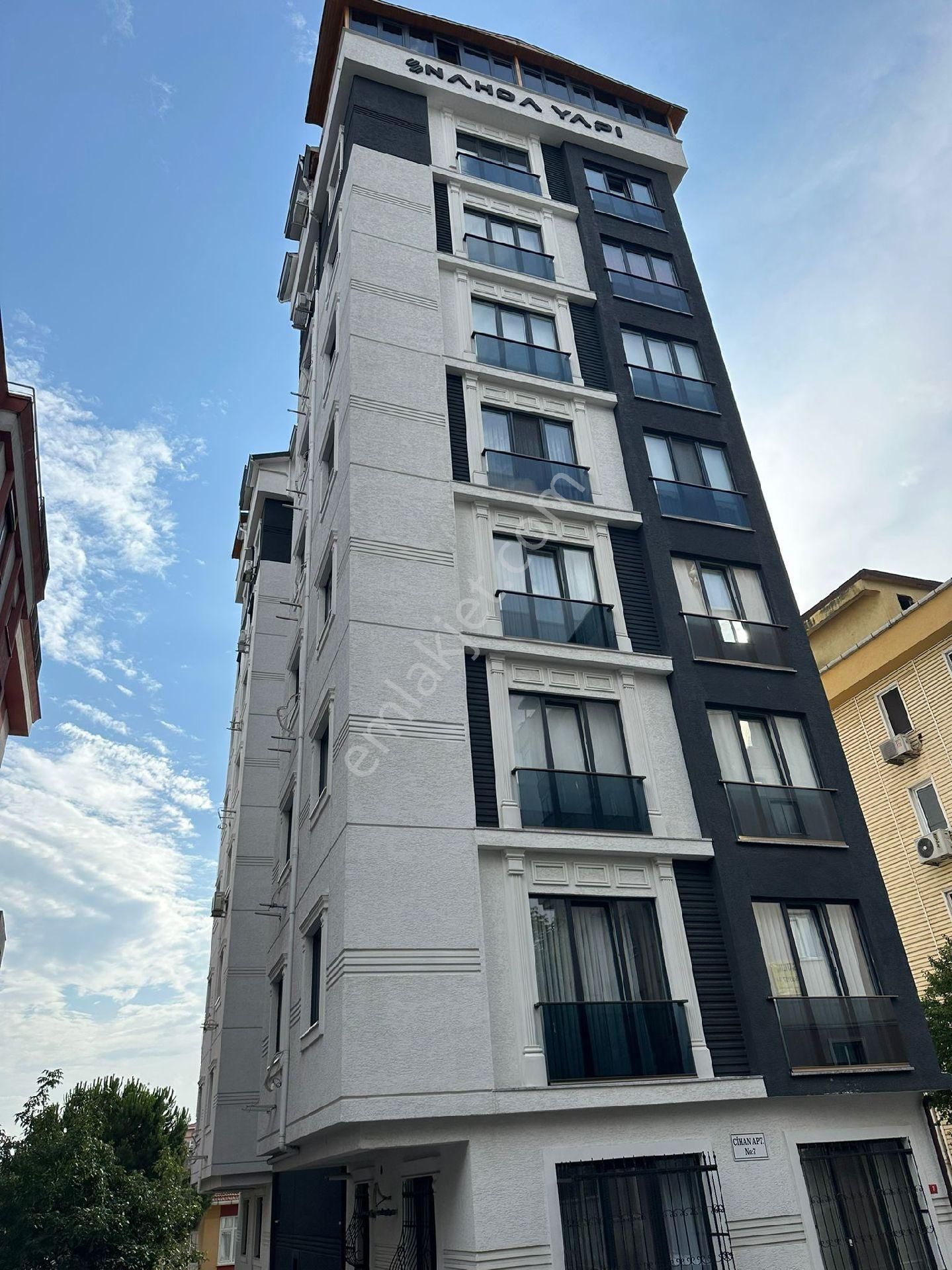 Kartal Petroliş Satılık Daire ACİLEN SATILIK ARAKAT KARTALLI KAZİM MEYDANINDA TAM YATIRIMLIK REALTY İSTANBUL GAYRİMENKUL 