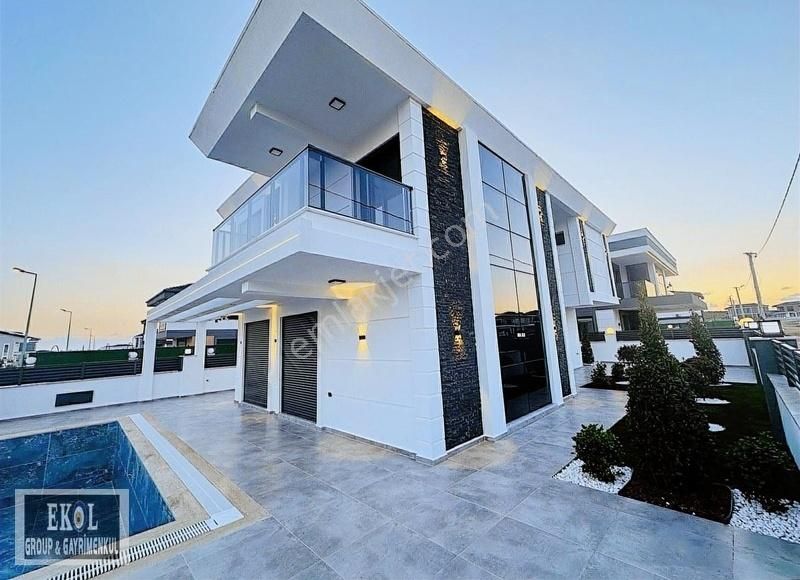 Didim Efeler Satılık Villa DİDİM SATILIK 330M2 ARSA İÇERİSİNDE 4+1 TAM MÜSTAKİL SIFR VİLLA