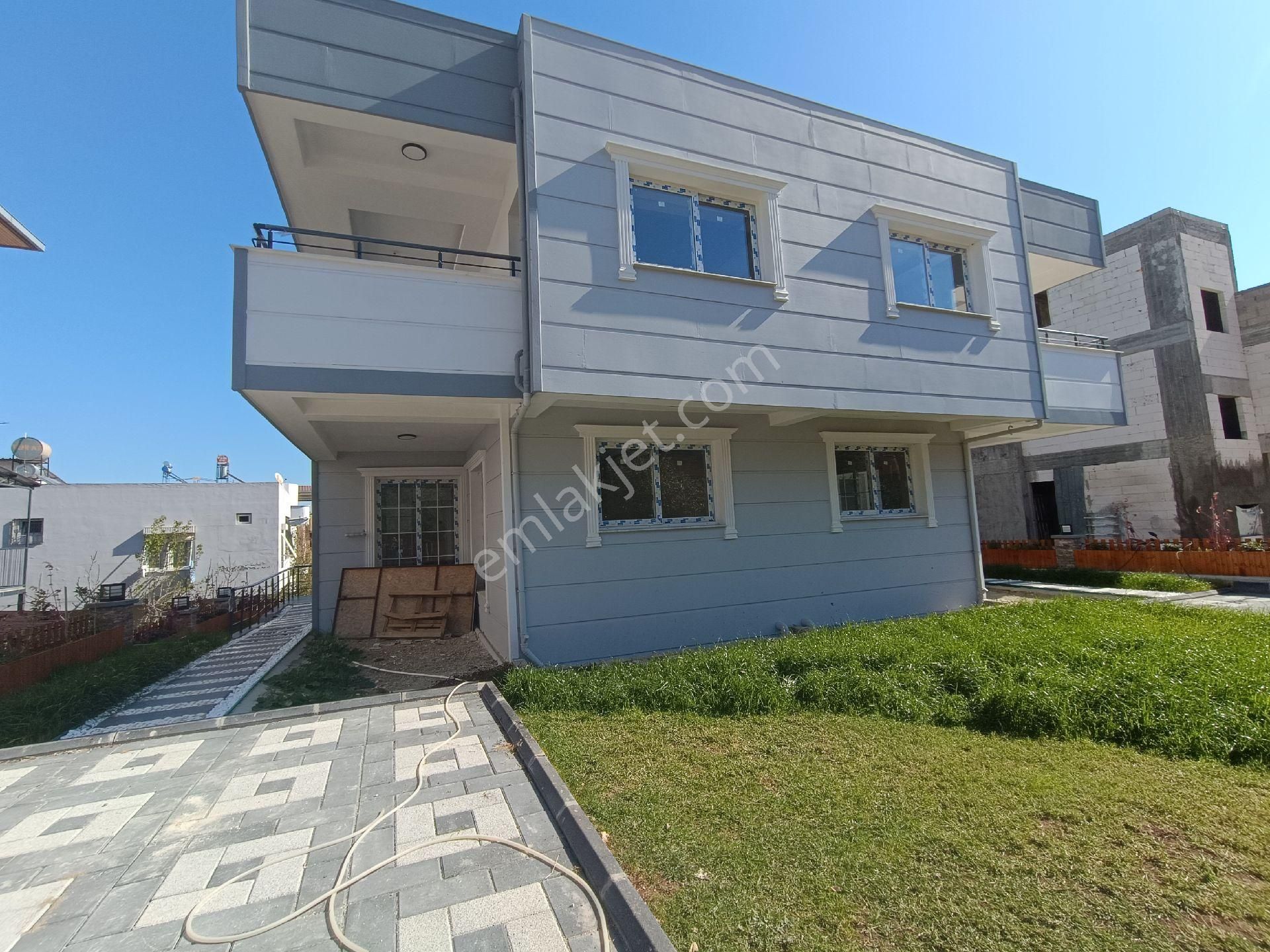 Çukurova Kurttepe Satılık Villa Kurttepede 5+1 Tripleks Bahçeli Otoparklı Akıllı Ev Sistemi Yerden Isıtmalı Full+Full Satılık Villa 