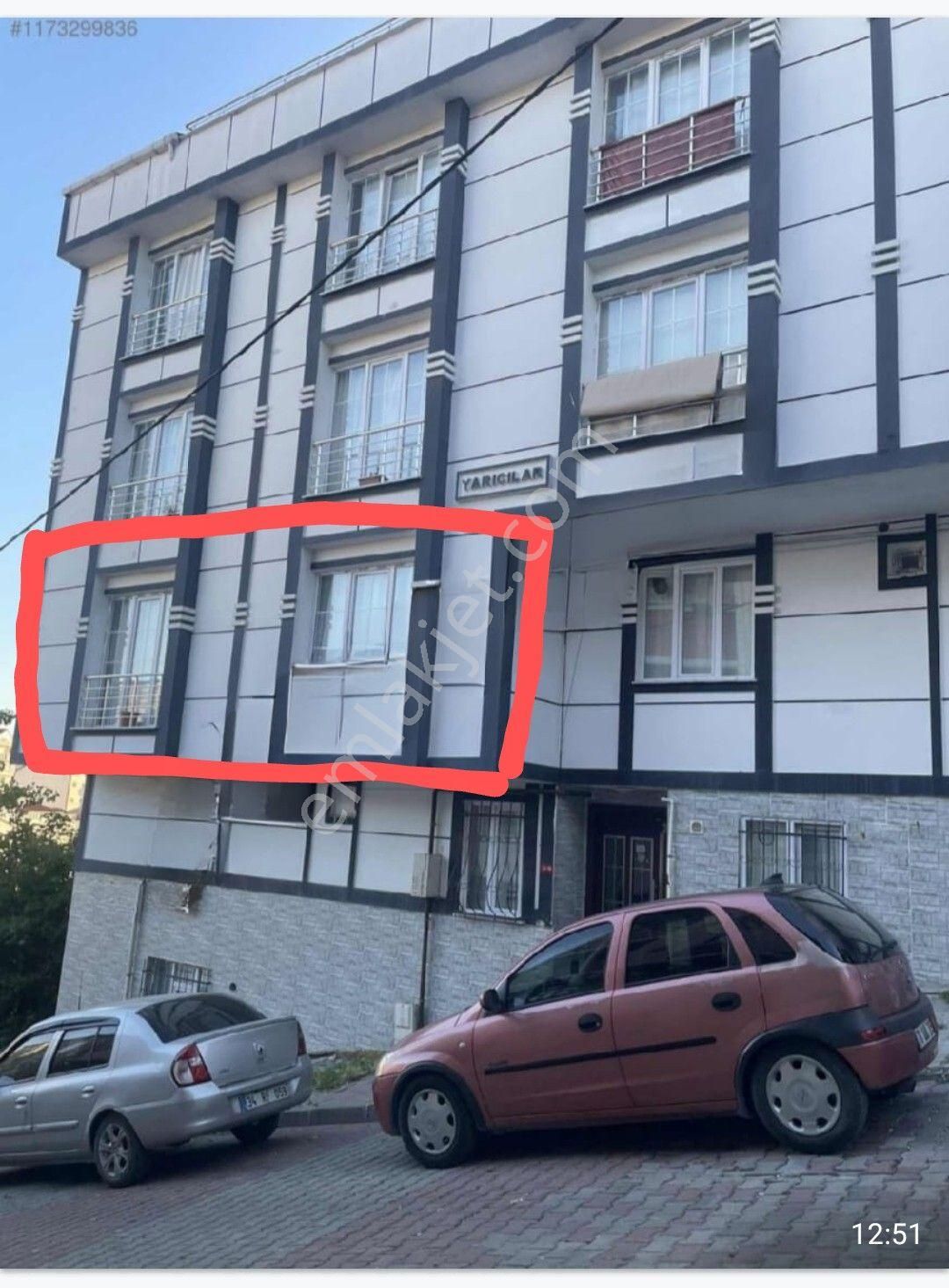 Arnavutköy Yunus Emre Satılık Daire Arnavutköy Yunus Emre Mahallesi'nde satılık 2+1 90 metre ara kat daire