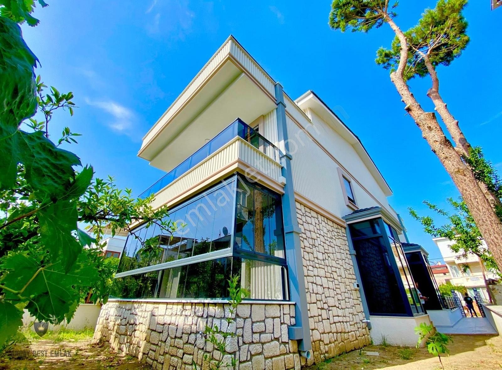 Edremit İkizçay Satılık Villa ⫸ AKÇAY BEST EMLAK ⫷ YENİMAHALLE'DE LÜX TASARIM 3+1 VİLLA