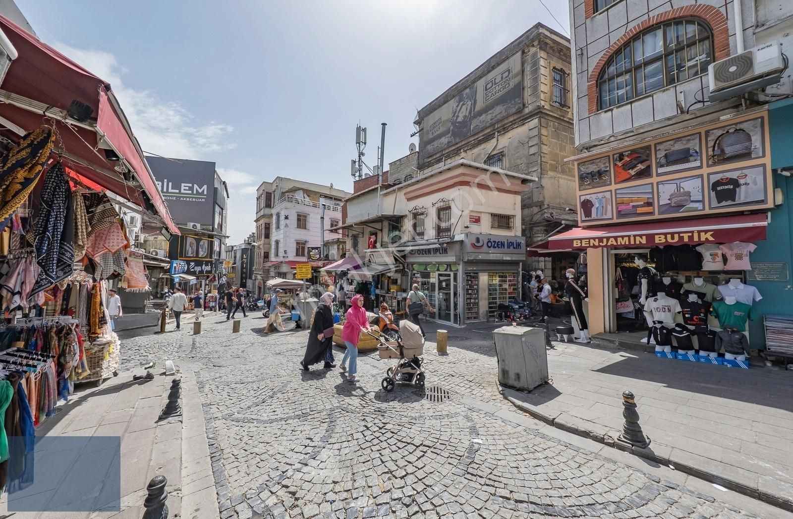 Fatih Taya Hatun Satılık Bina KAPALIÇARŞI MERCAN'DA ÇOK İŞLEK NOKTADA EMSALSİZ DÜKKAN / BİNA