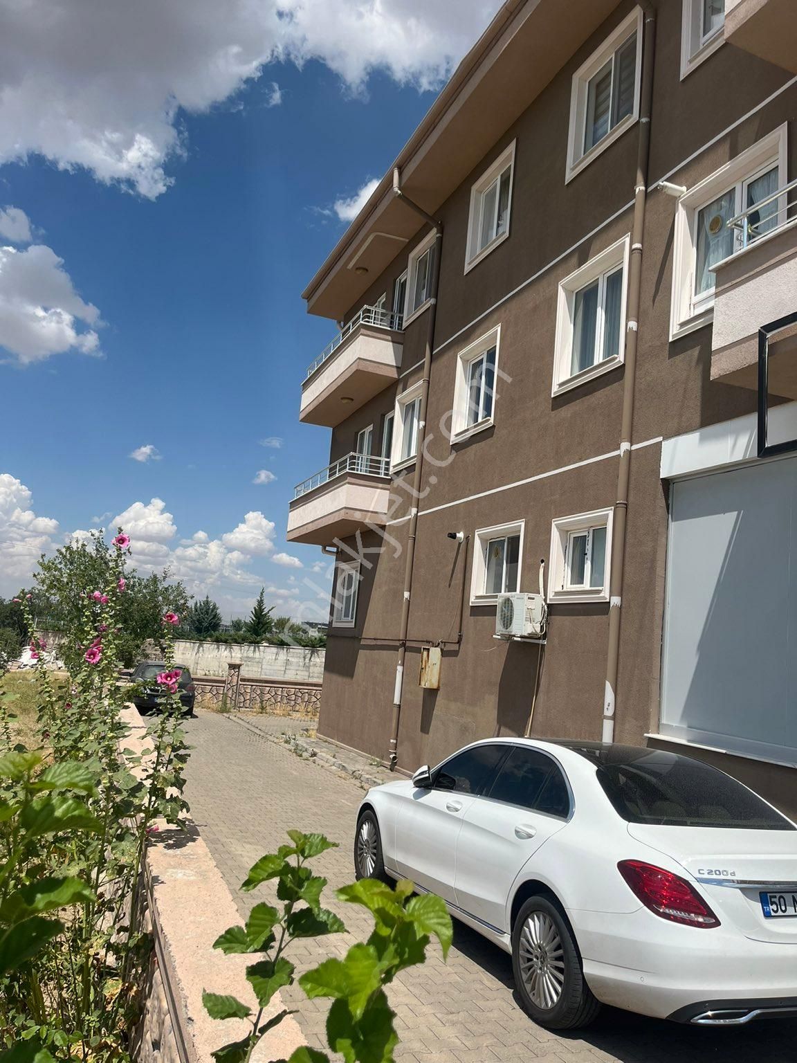 Nevşehir Merkez Nar Bld. (Aşağı) Satılık Daire HASTANE KAVŞAĞINDA ECZANE ÜSTÜ SATILIK DAİRE