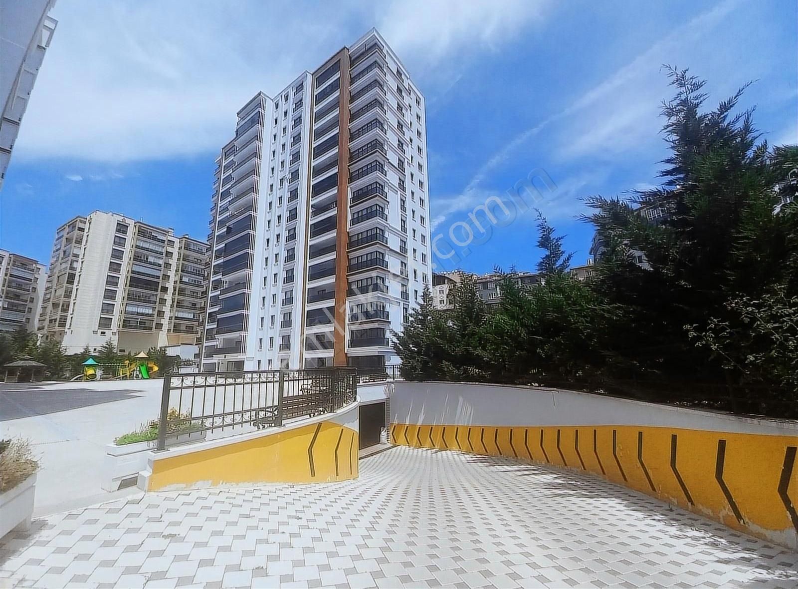 Keçiören Esertepe Satılık Daire ETLİK MERKEZDE 180 m2,4+1+ÇİFT BANYOLU,SİTEDE,MANZARALI LÜKS