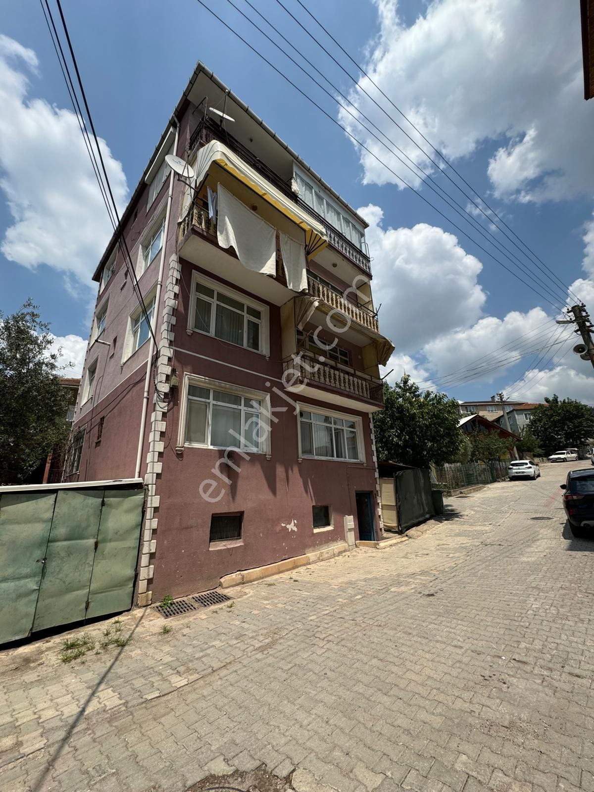 Körfez Hacı Osman Kiralık Daire  HACI OSMAN MAH.DE 2+1 KİRALIK EŞYALI DAİRE EMEK EMLAKTAN K-2771