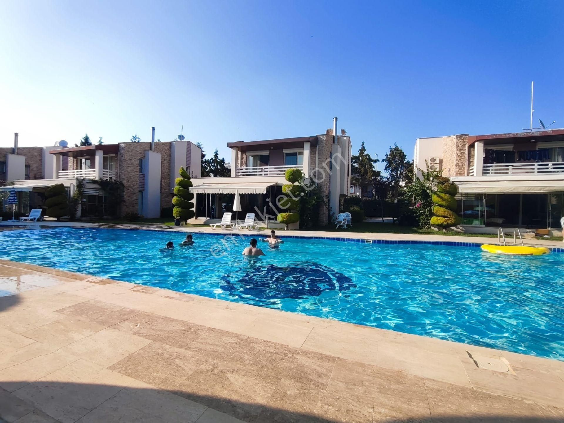 Kuşadası Davutlar Satılık Villa Kuşadası davutlar sevgi plajında  3+1 villa