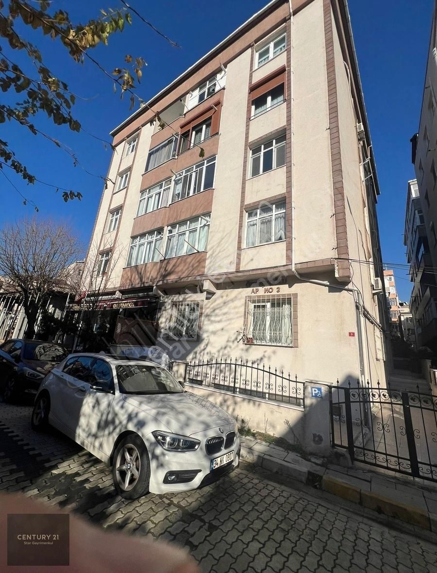 Küçükçekmece Yeni Mahalle Satılık Daire CENTURY 21 STAR'DAN YENİMAHALLE'DE FULL TADİLATLI SATILIK DAİRE