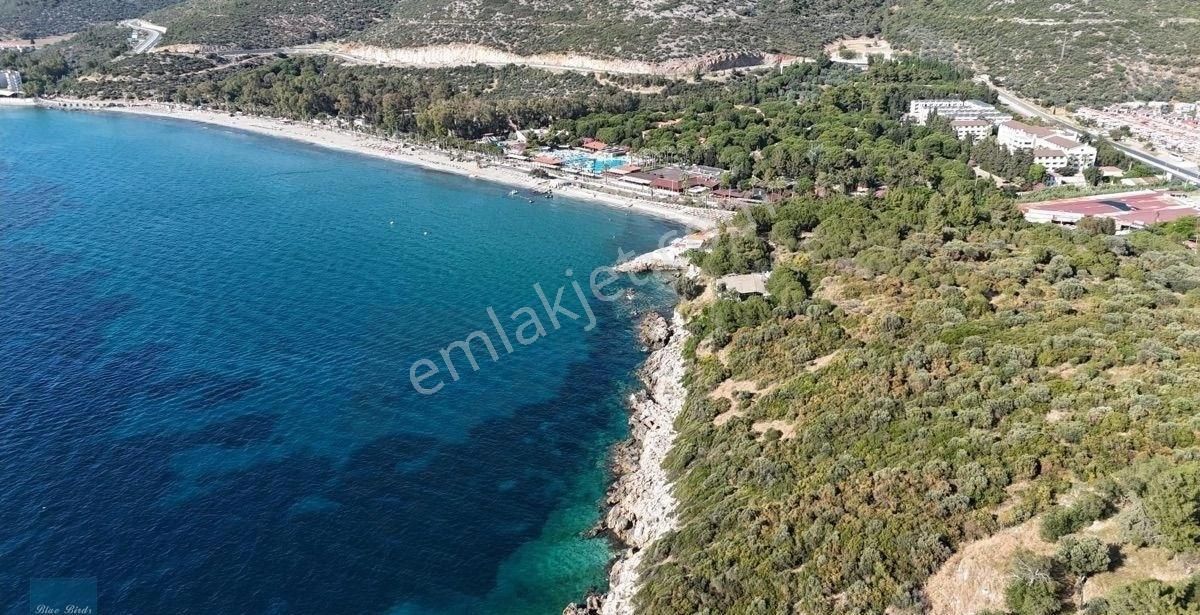 Kuşadası Bayraklıdede Satılık Villa DENİZE İLK SİTEDE ÖZEL PLAJLI VİLLA