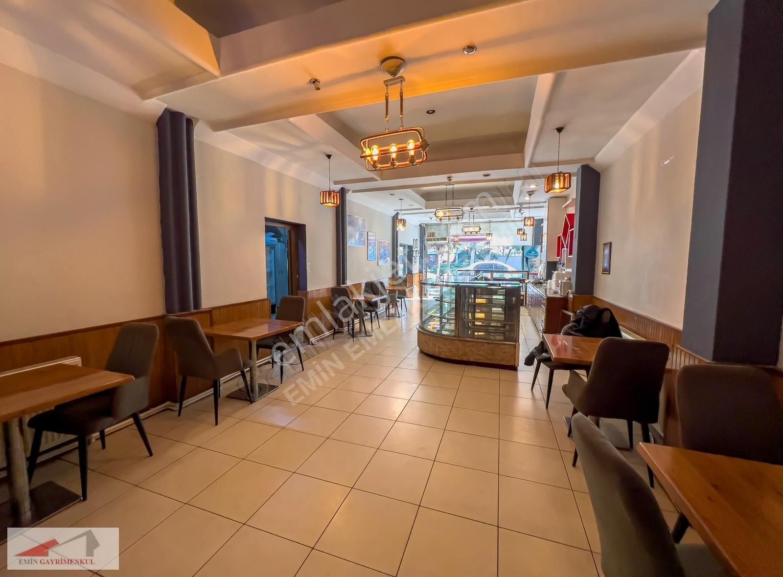 Emin'den Yeşillik Caddesi Yanı Komle Bina - Görsel 2