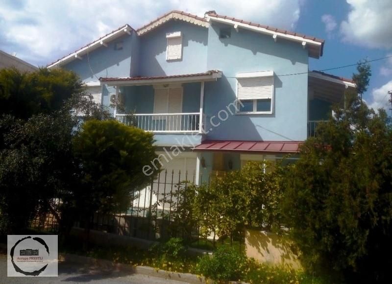 Menderes Orta Satılık Villa EMLAK DÜNYASINDAN 320m2 ARSA İÇERİSİNDE TEK MÜSTAKİL VİLLA