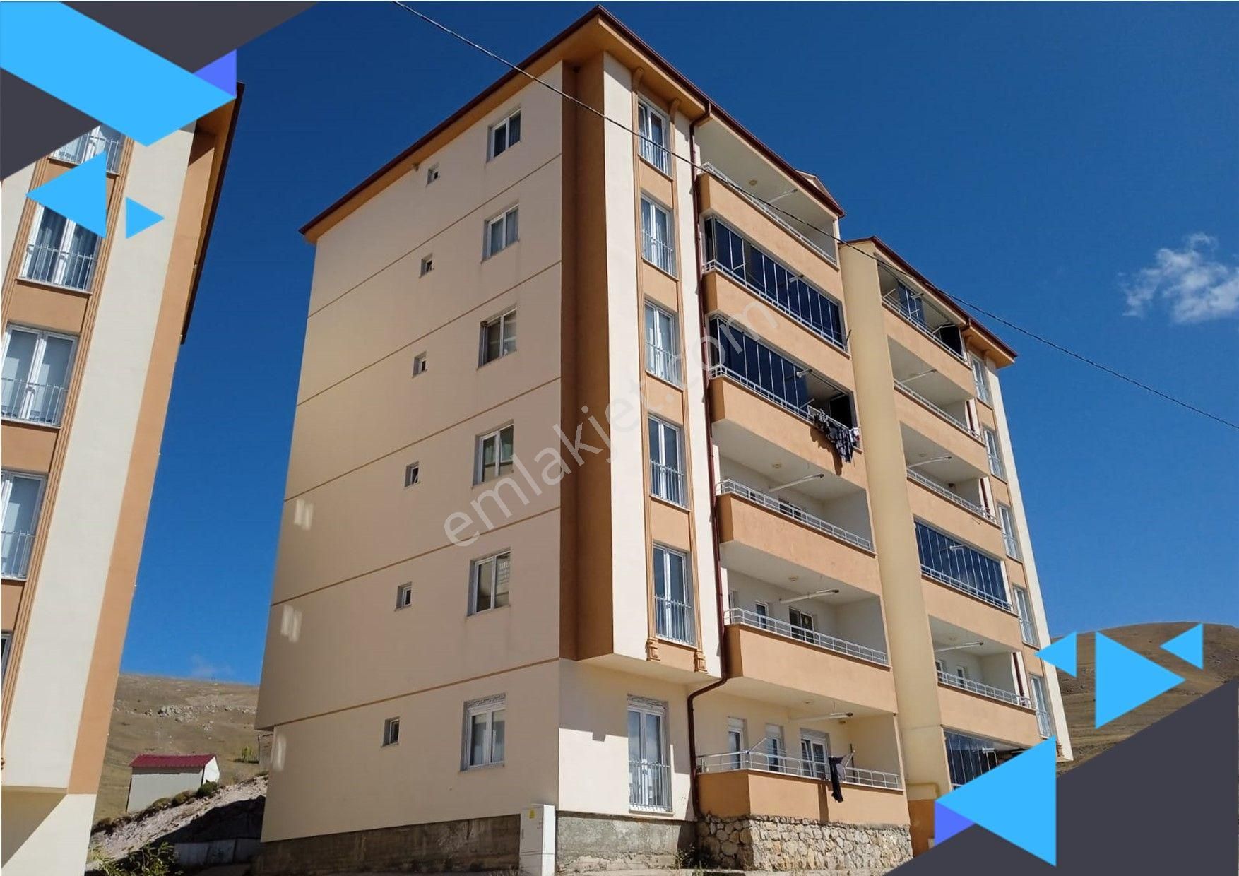 Bayburt Merkez Erenli Köyü Satılık Daire HİLALKENT SİTESİNDE 3+1 150 M² SIFIR DAİRE