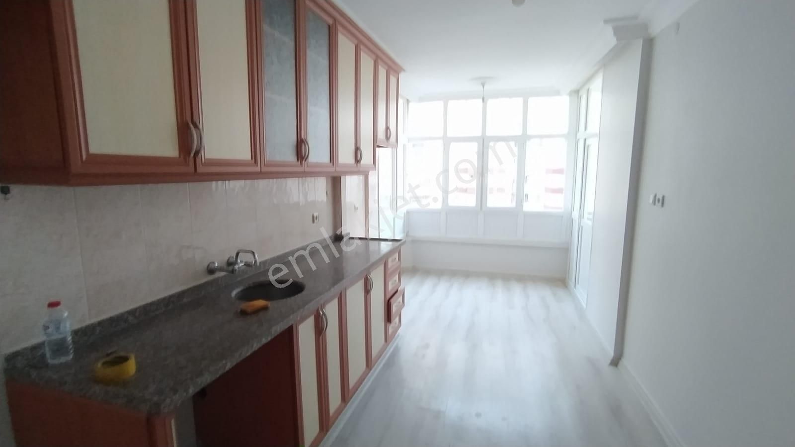 Çukurova Güzelyalı Satılık Daire PARİS  GAYRİMENKUL'den GÜZELYALI MAHALLESİ BAYRAM ÖZER  SİTESİNDE 3+1 SATILIK  DAİRE  