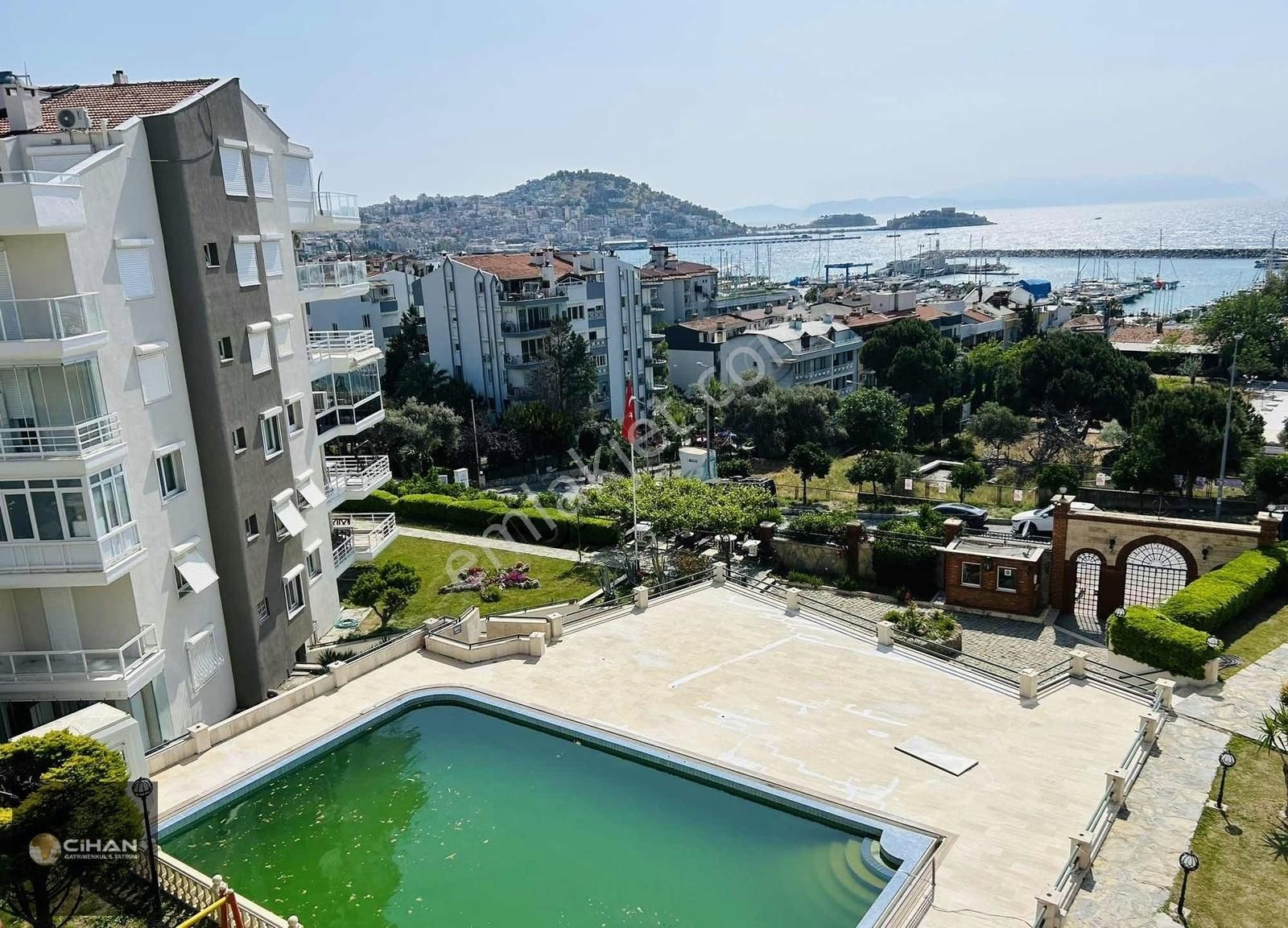 Kuşadası Türkmen Satılık Daire Kuşadası Marina'da Deniz Manzaralı Satılık 3+1 Daire