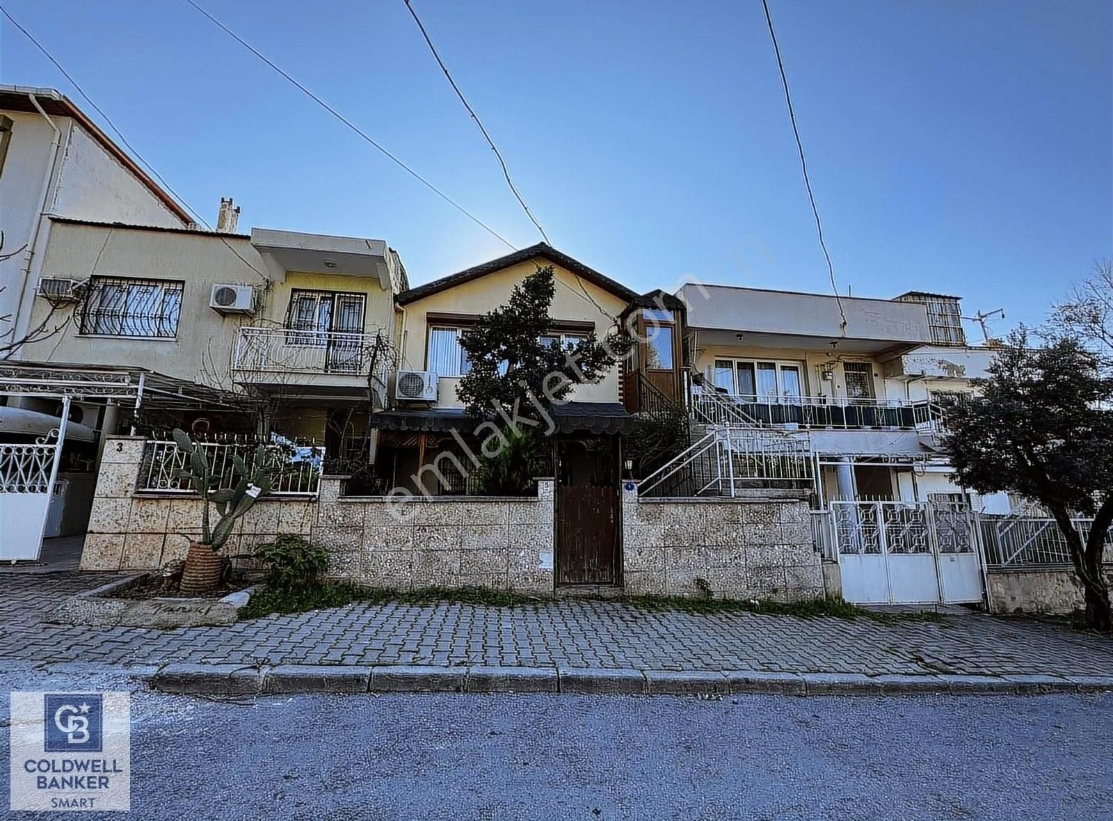 Bornova Atatürk Satılık Müstakil Ev Atatürk mahallesinde müstakil ev