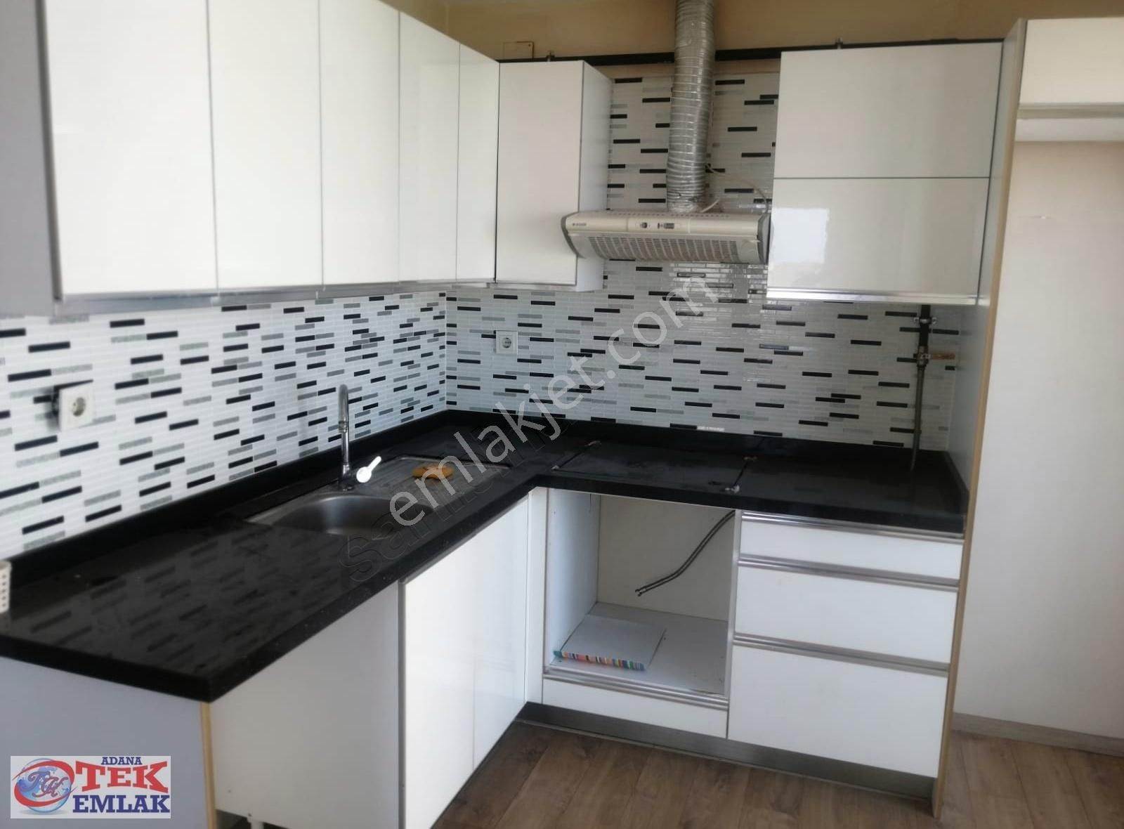 Seyhan Bahçeşehir Satılık Daire AZ KATLI SAĞLAM AÇIK ADA MUTFAKLI YAPILI SATILIK DAİRE