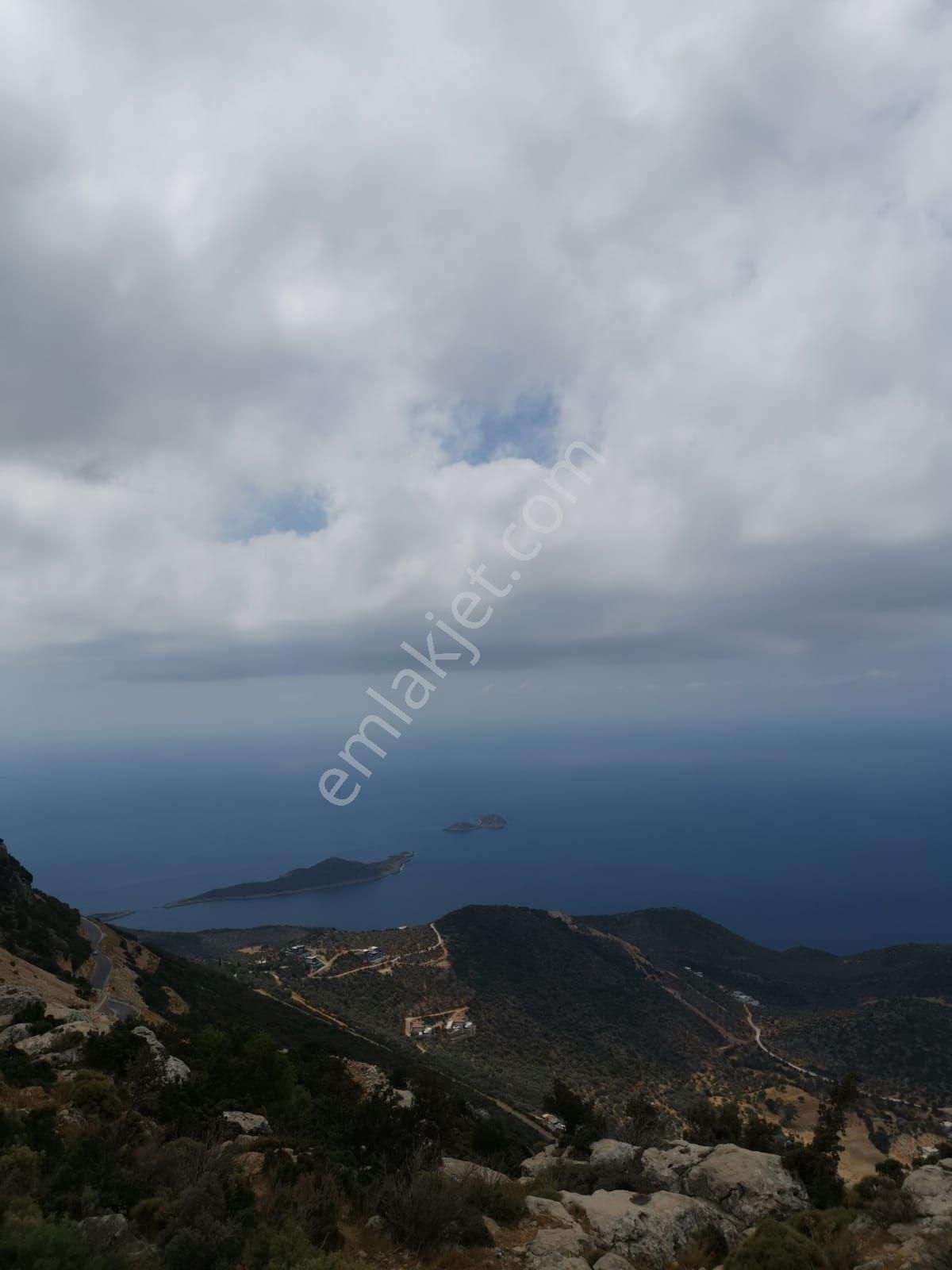 Kaş Yuvacık Satılık Tarla KAŞ YUVACIK KÖYÜNDE SATILIK  TARLA 