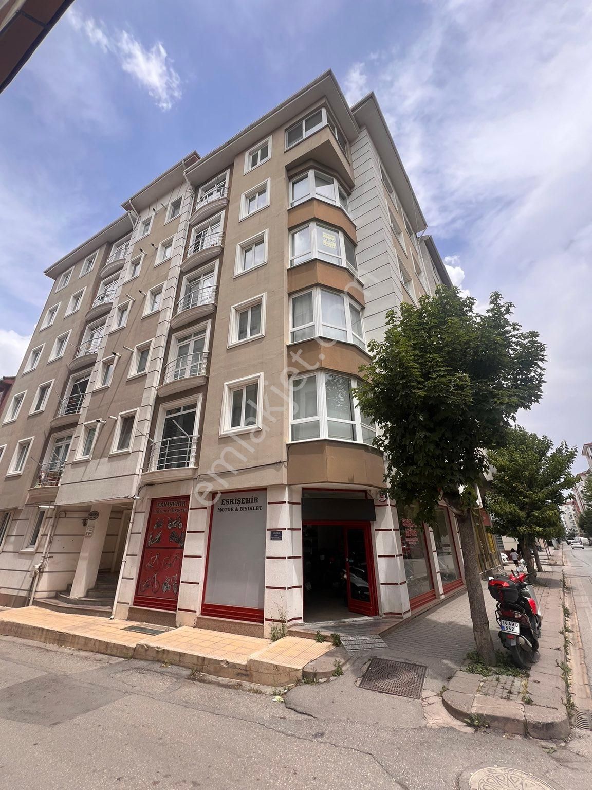 Odunpazarı Kırmızıtoprak Satılık Daire KIRMIZITOPRAK MAHALLESİ CADDE ÜZERİ 2+1 SATILIK DAİRE